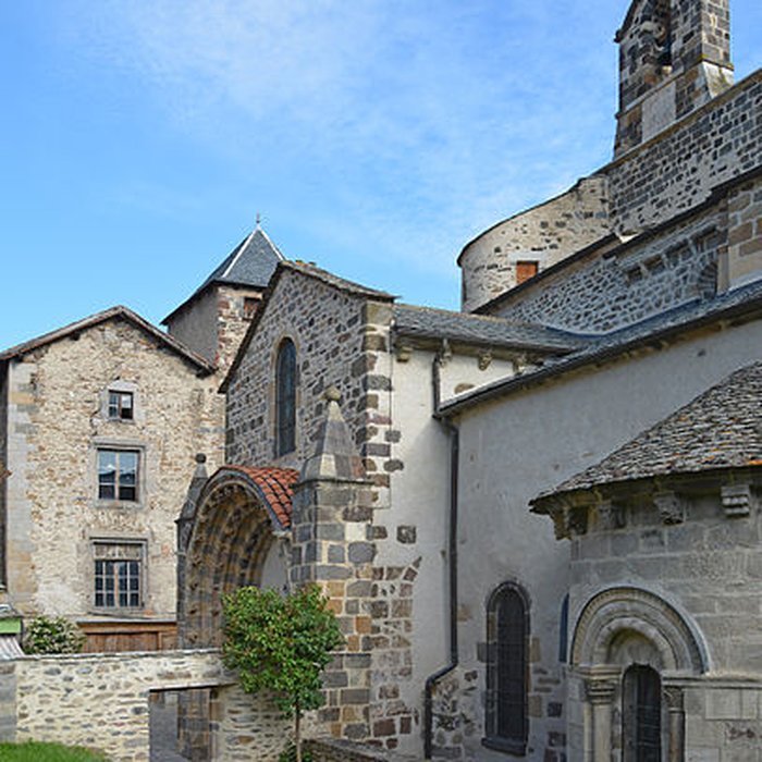 Photo de Église Saint-Pierre de Blesle