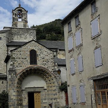 Église Saint-Pierre de Blesle