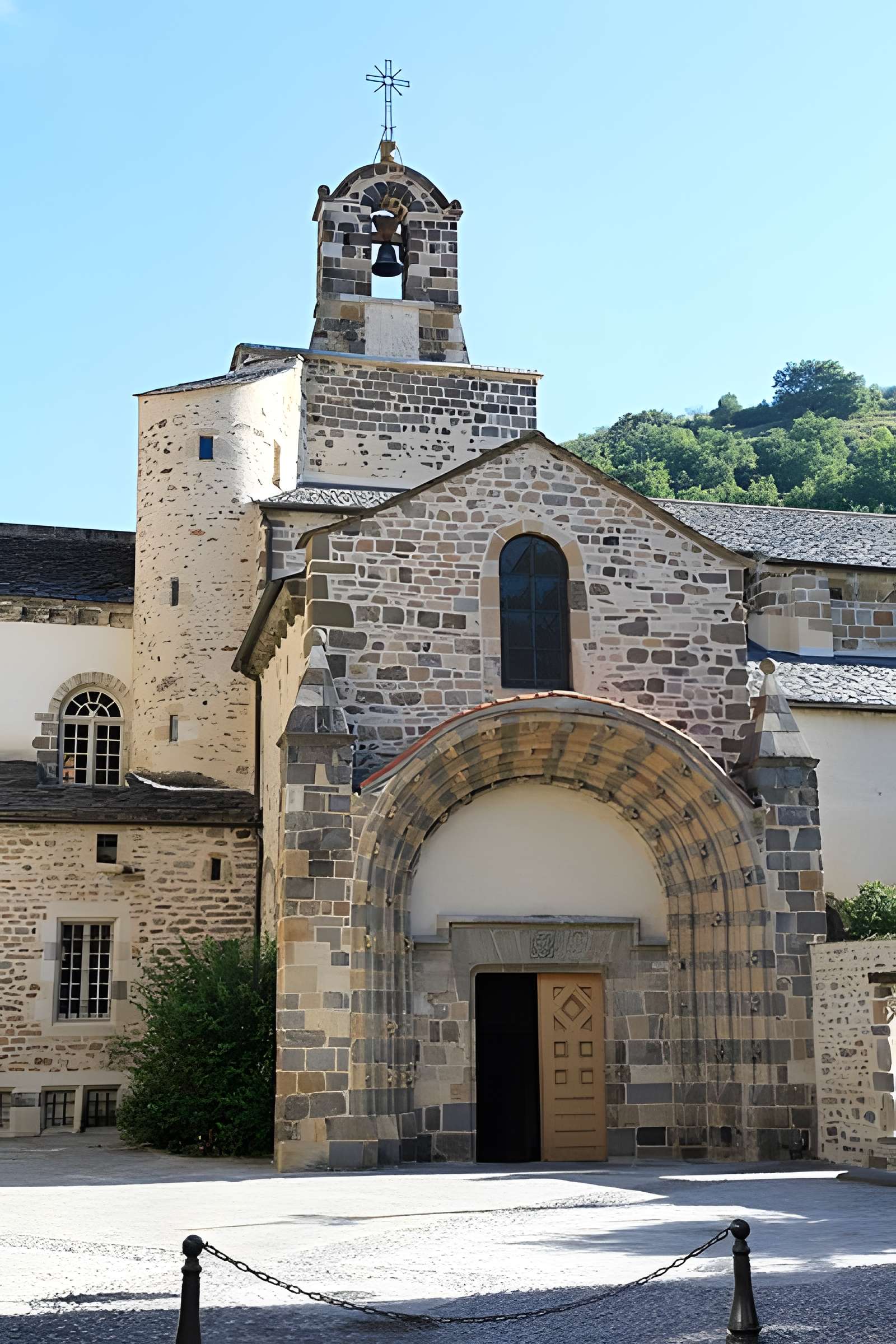 Église Saint-Pierre de Blesle