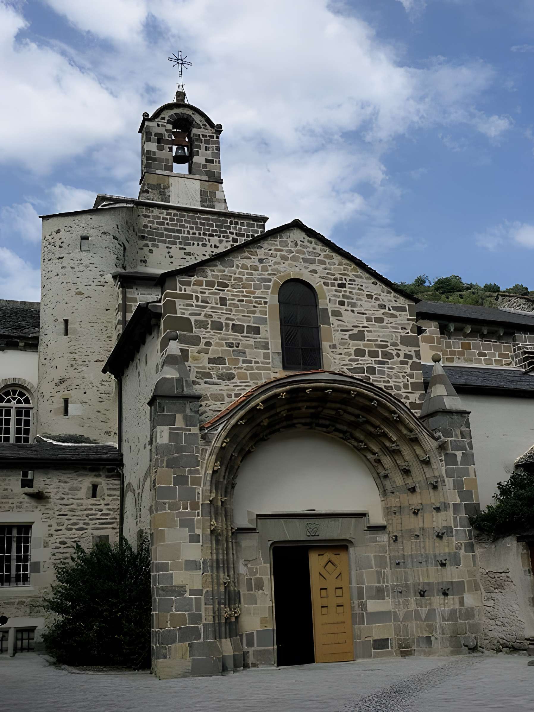 Église Saint-Pierre de Blesle