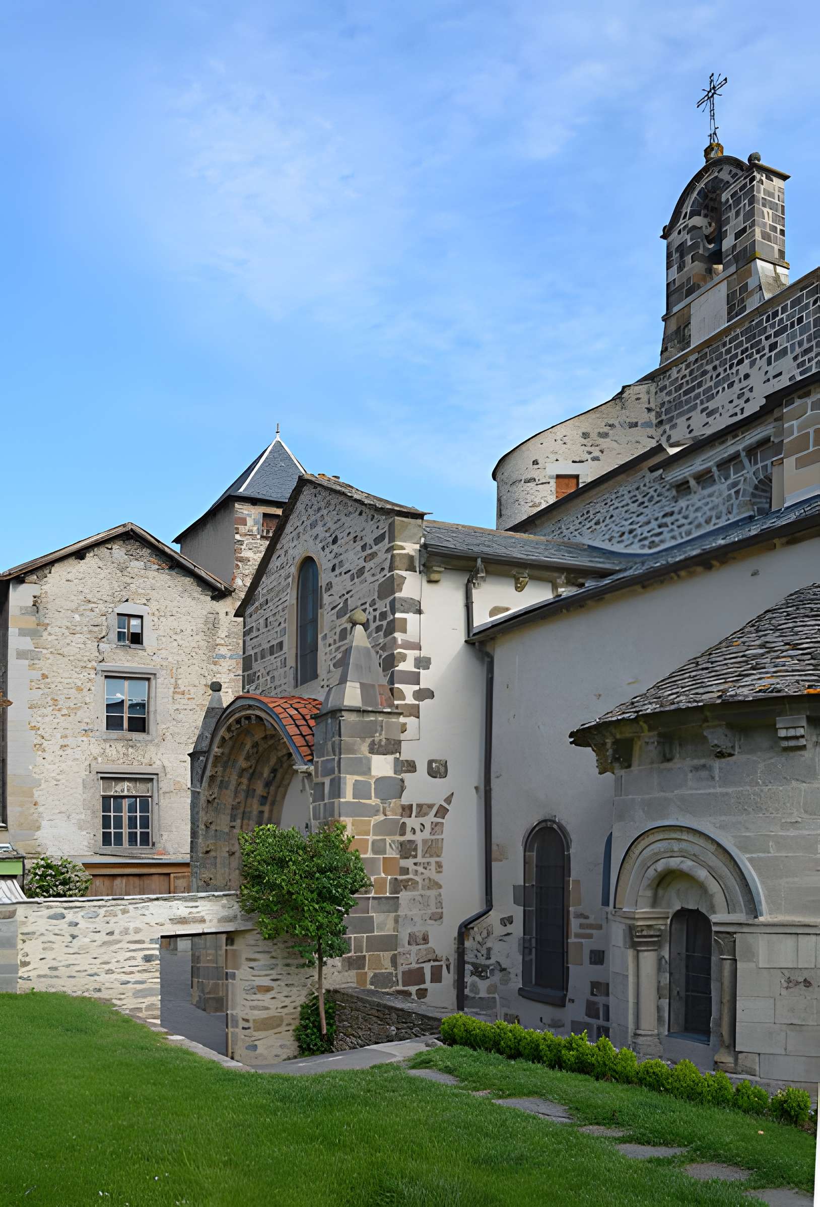 Église Saint-Pierre de Blesle