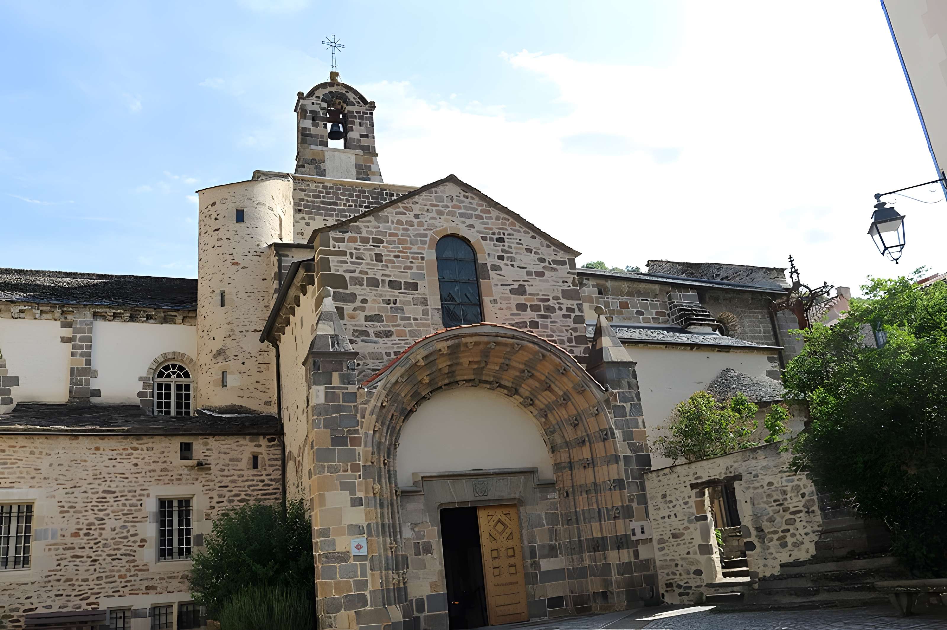 Église Saint-Pierre de Blesle