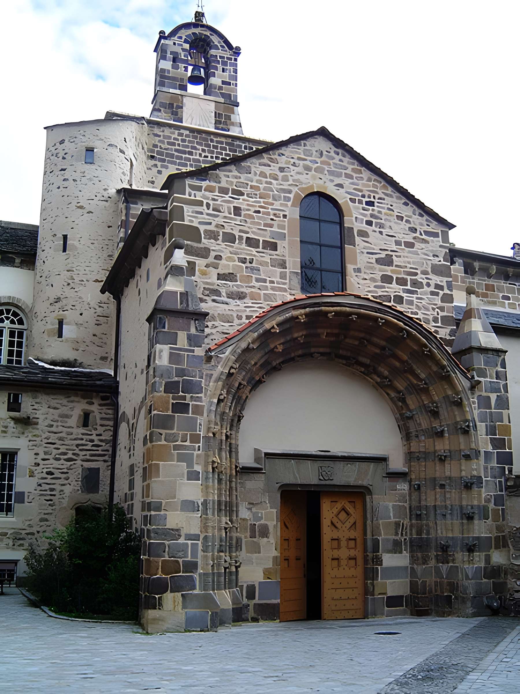 Église Saint-Pierre de Blesle