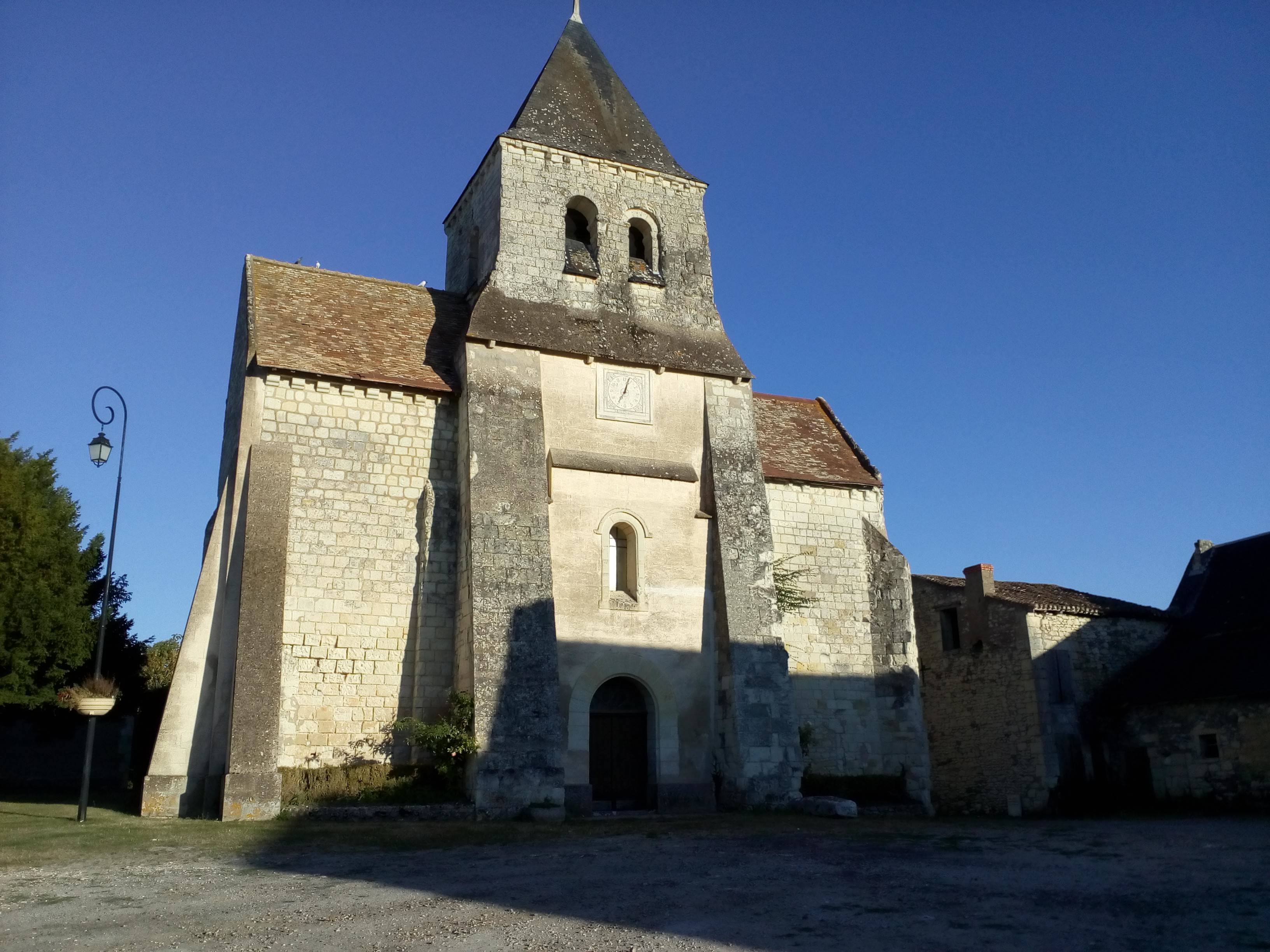 Photo de Saint-Ambroise de Monthoiron Kerk
