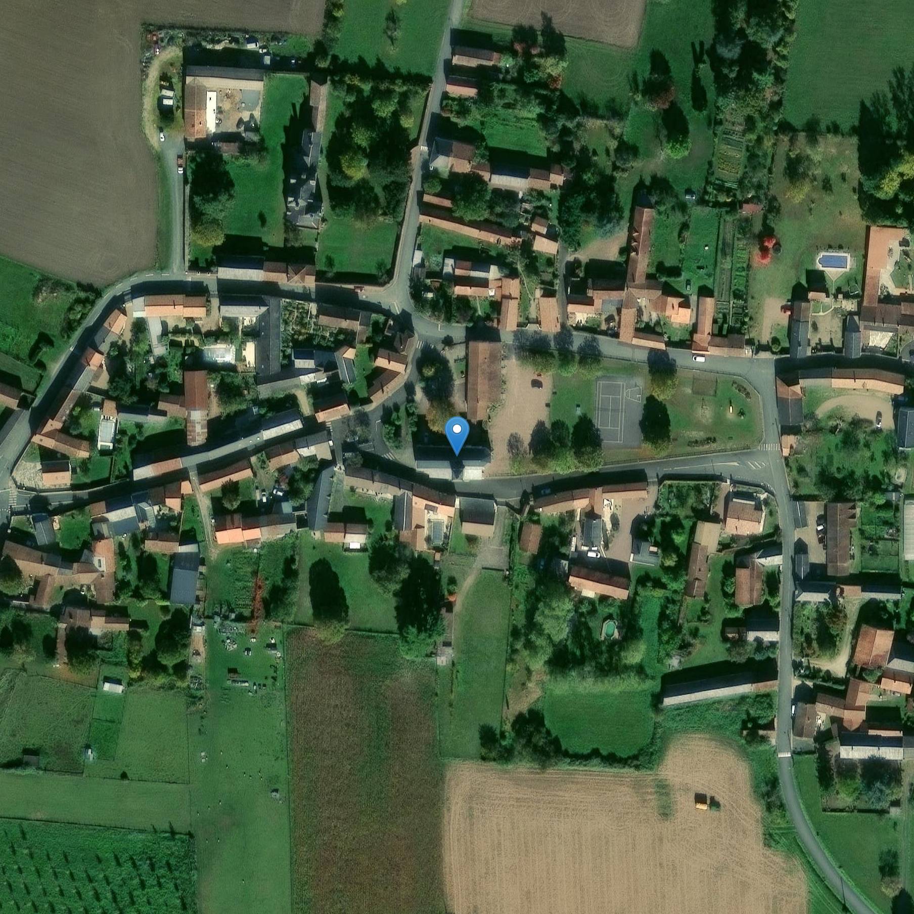 Photo de Saint George's Church of Nueil-sous-Faye