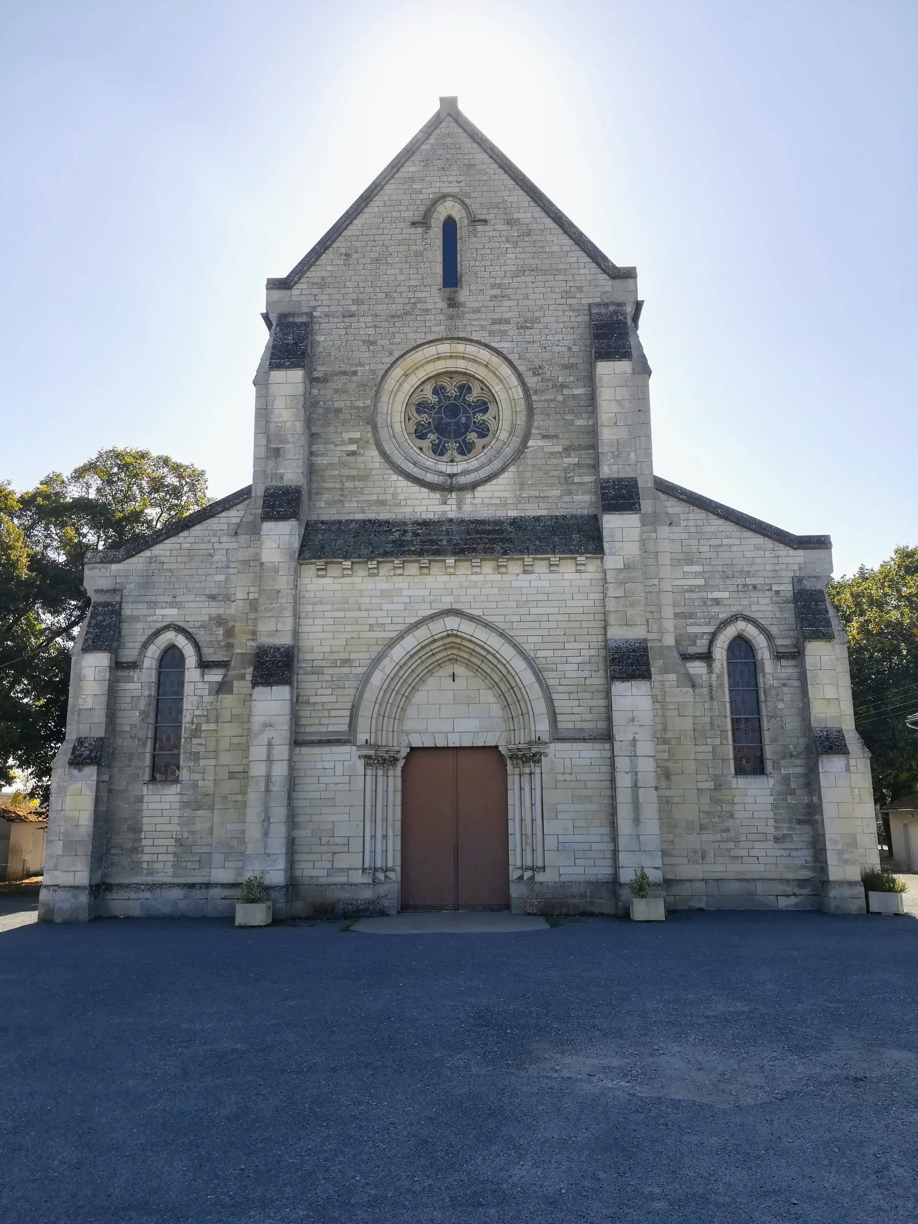 Photo de Église Sainte-Thérèse et Sainte Jeanne d'arc de Poitiers