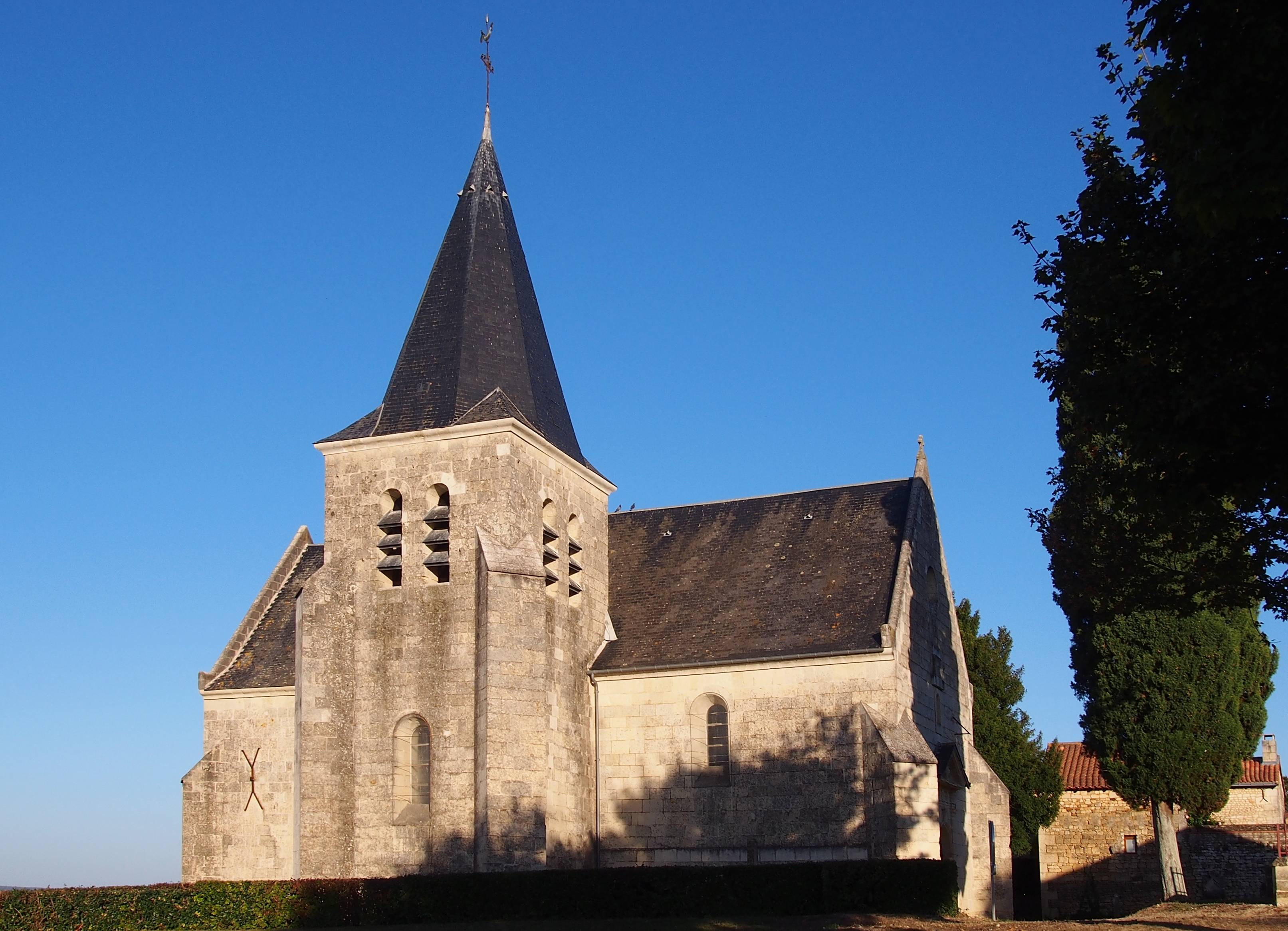 Photo de Saint-Hilaire Church of Pouançay