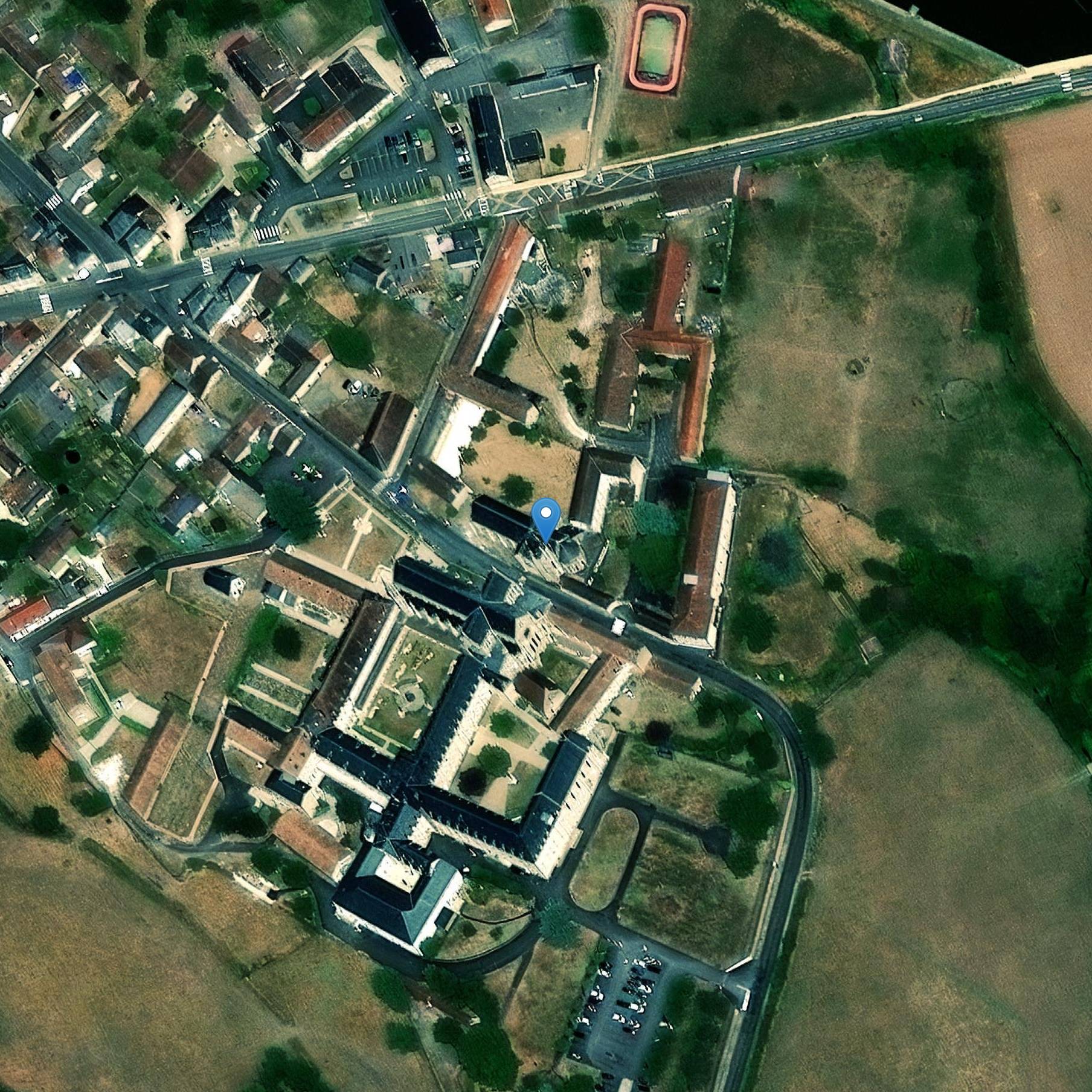 Photo de 聖マーティン教会とノートルダム・デ・ラ・プエ