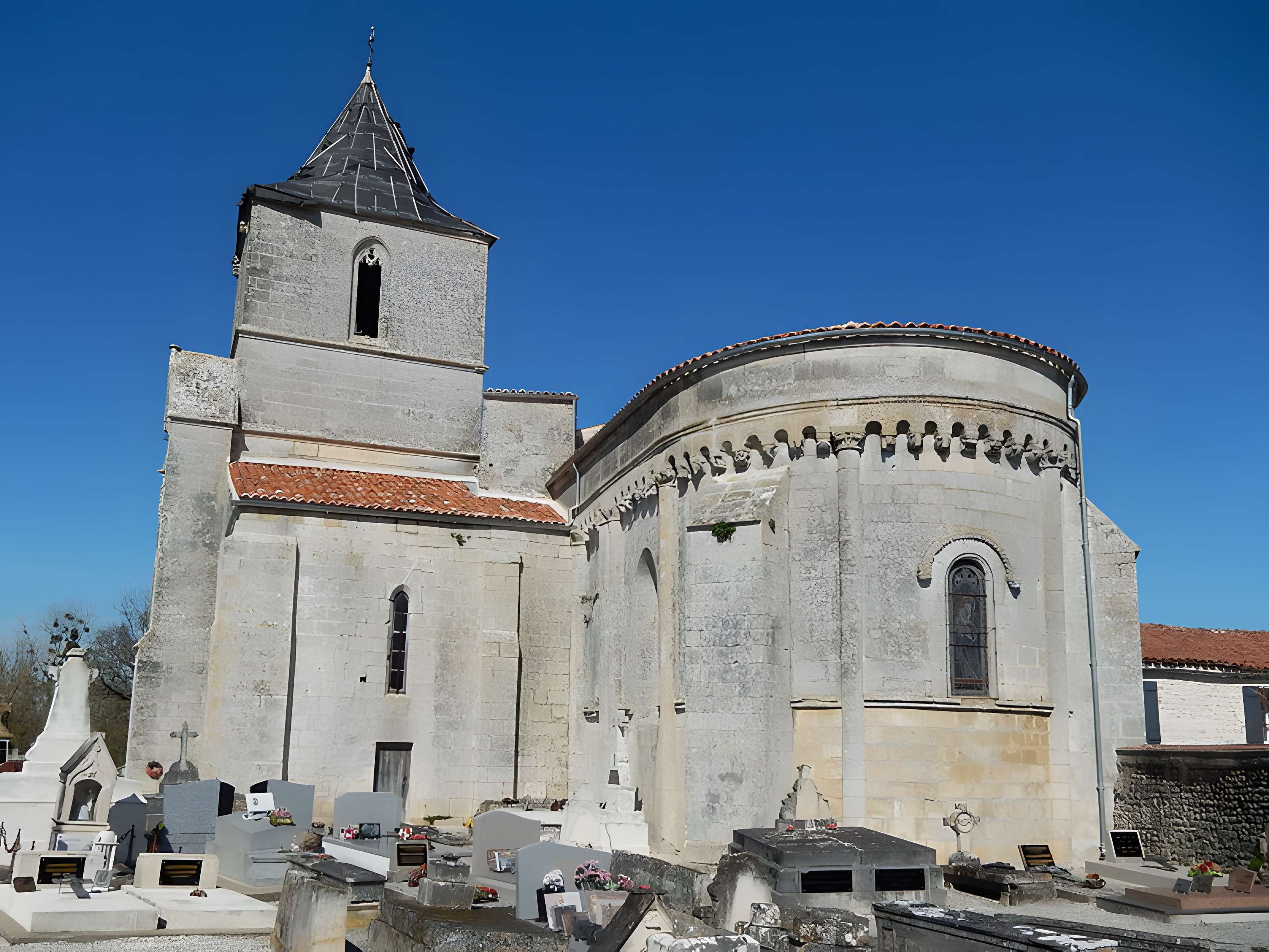 Église Saint-Pierre de Champdolent