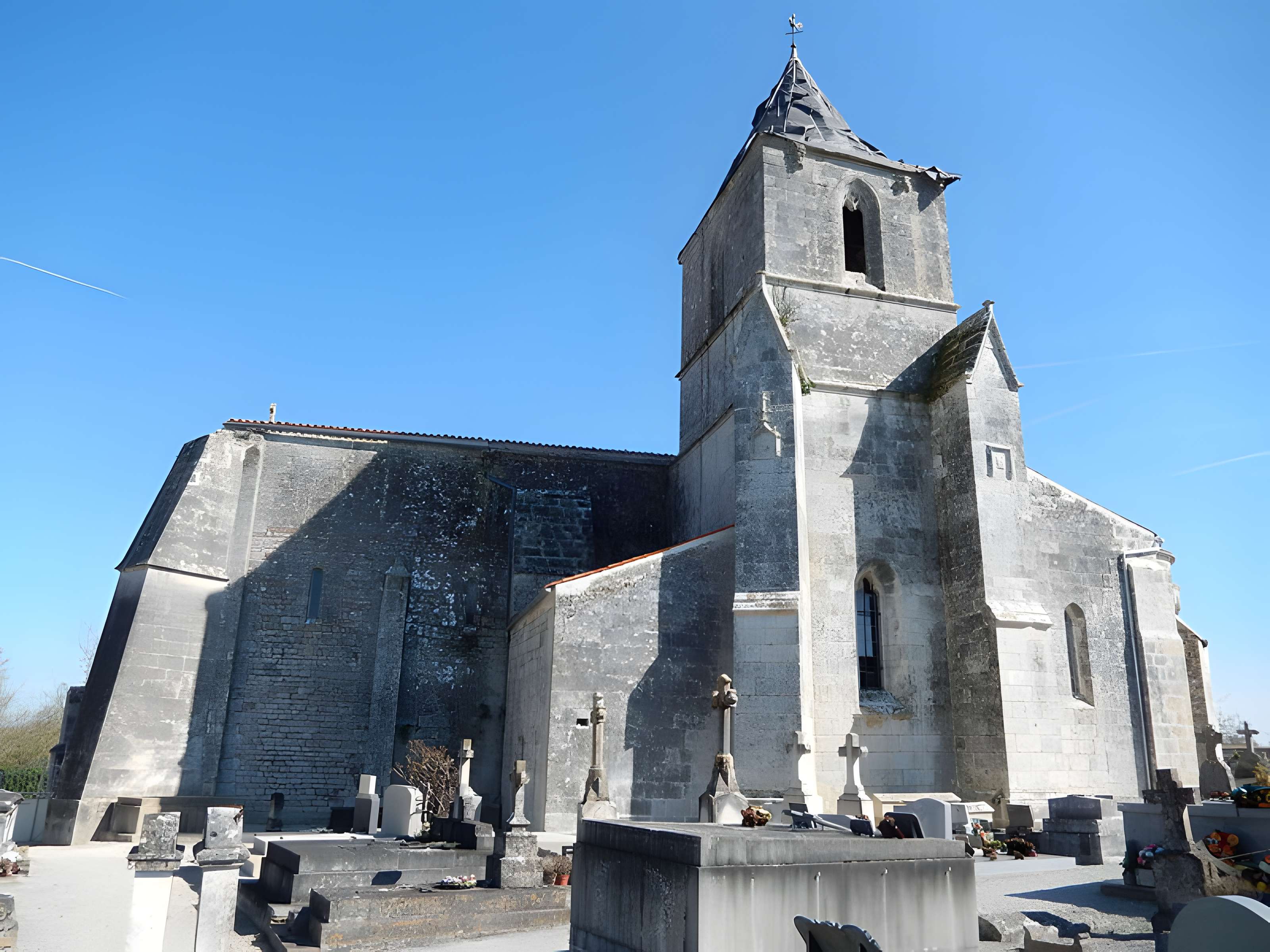 Église Saint-Pierre de Champdolent