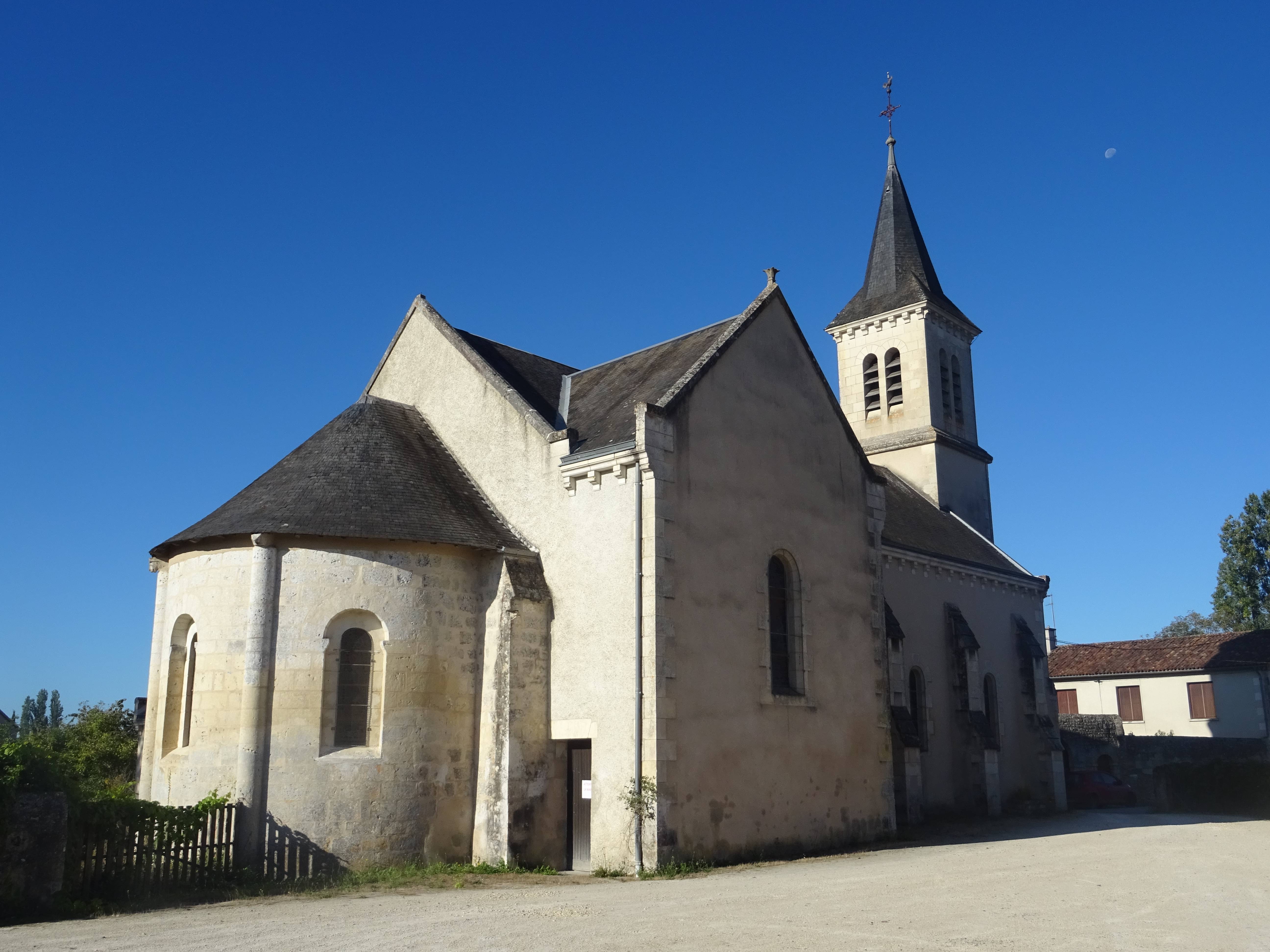 Photo de Église Saint-Pierre-et-Saint-Paul de Savigny-Lévescault