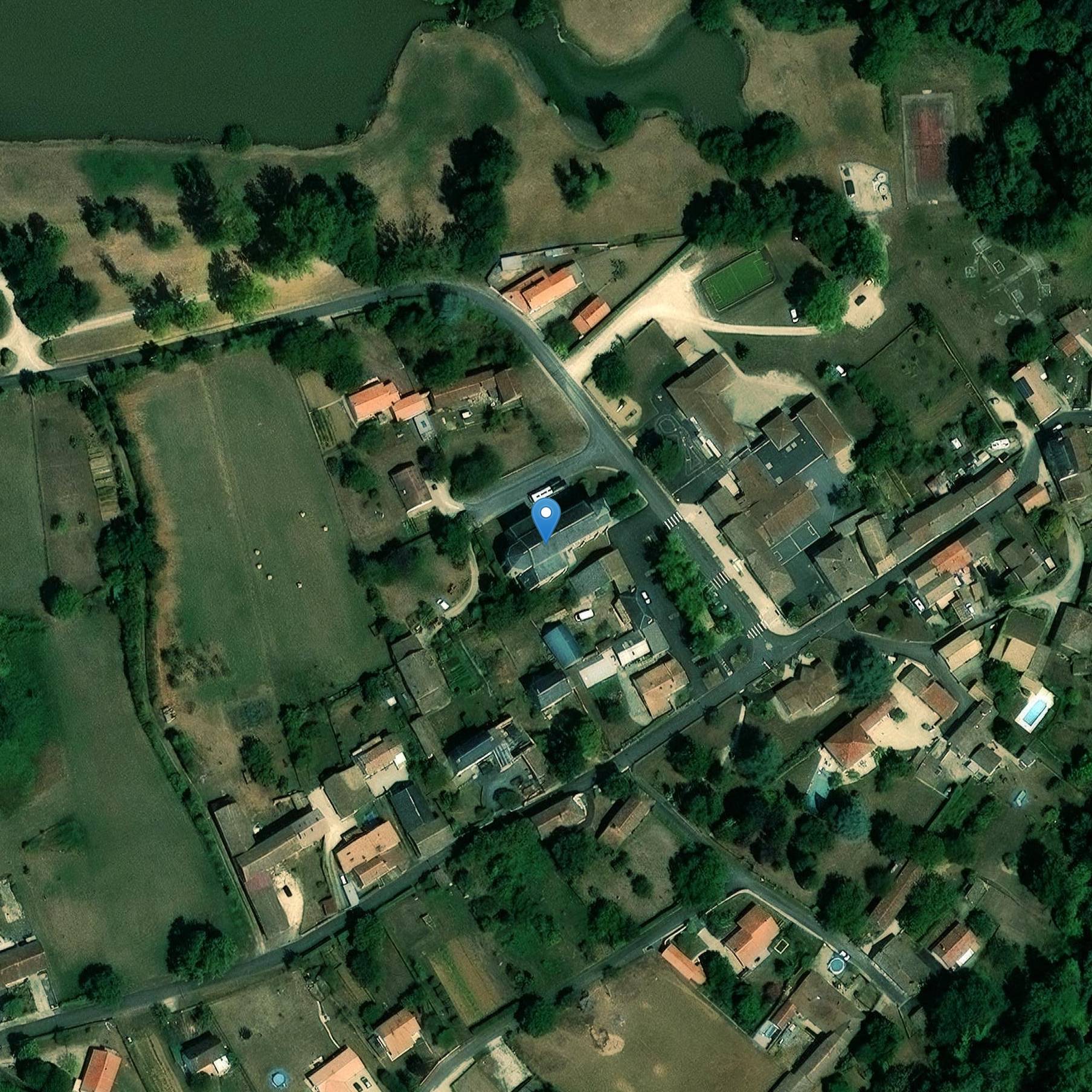 Photo de サン・ハイレ・ド・ペイレ教会