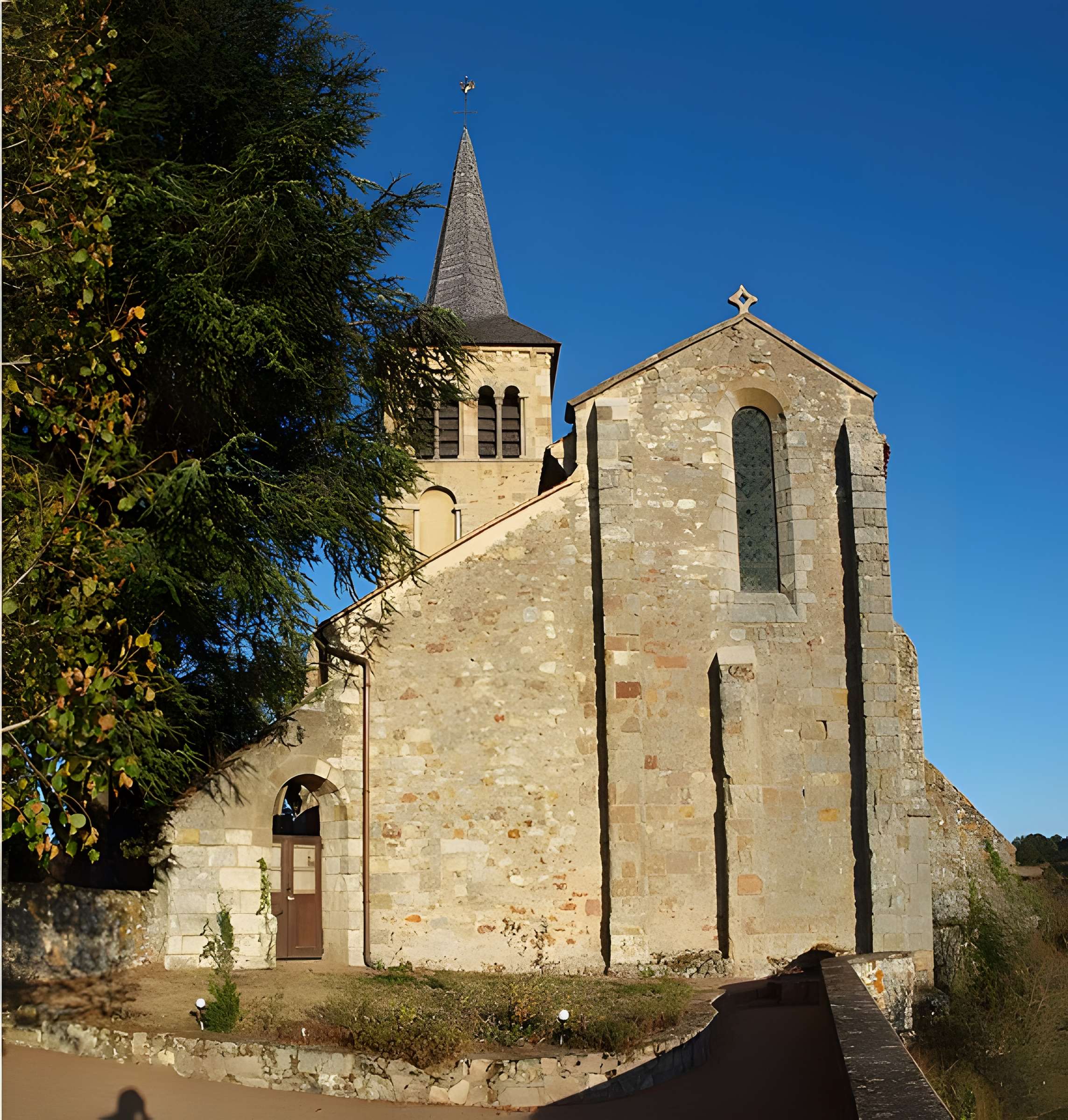 Église Saint-Pierre de Châteloy