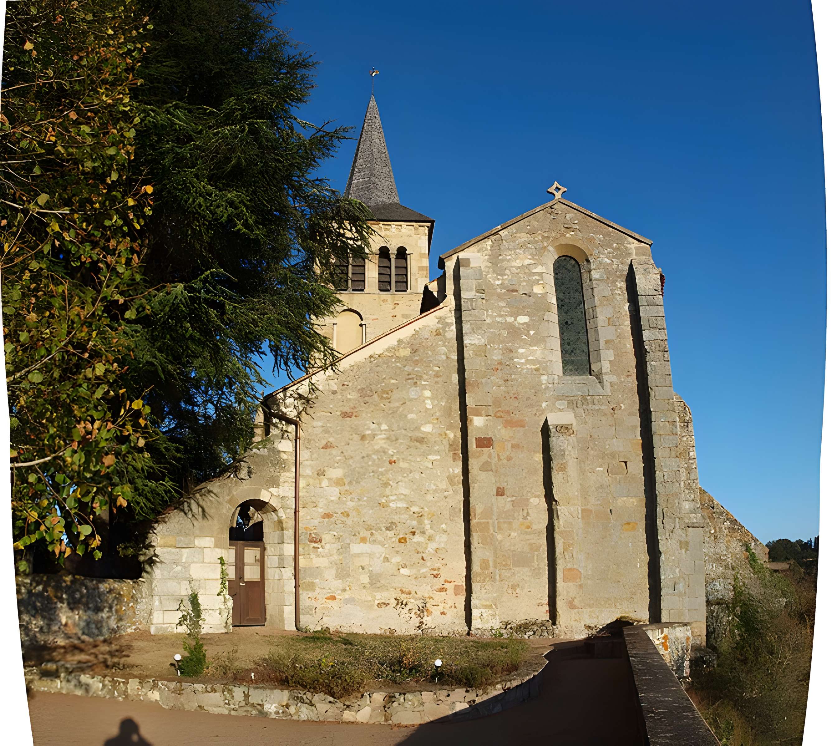 Église Saint-Pierre de Châteloy