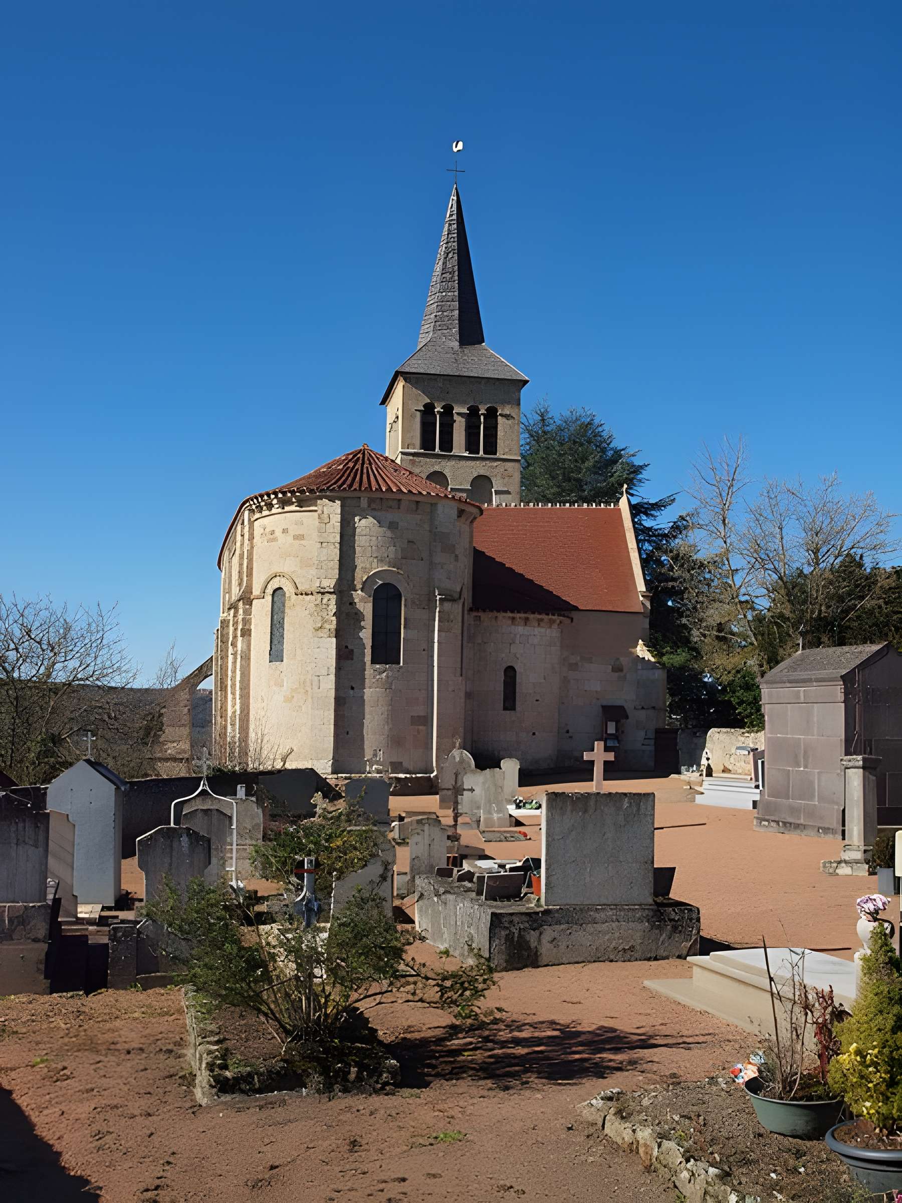 Église Saint-Pierre de Châteloy