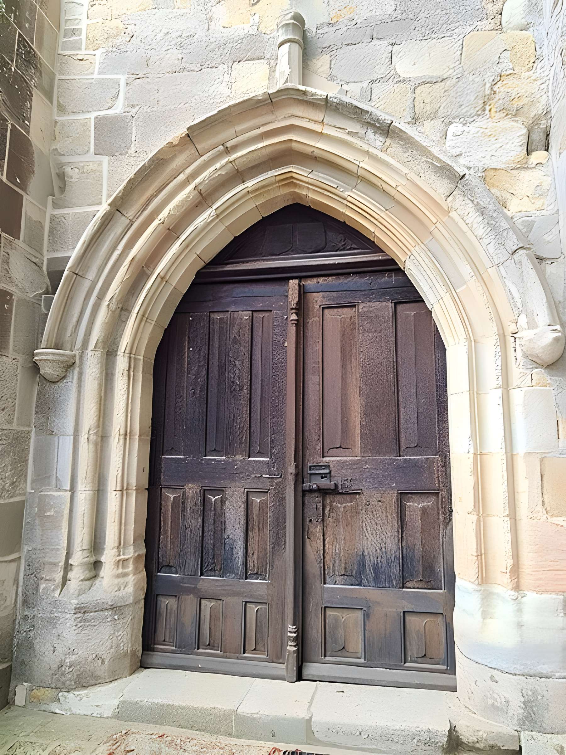 Église Saint-Pierre de Châteloy