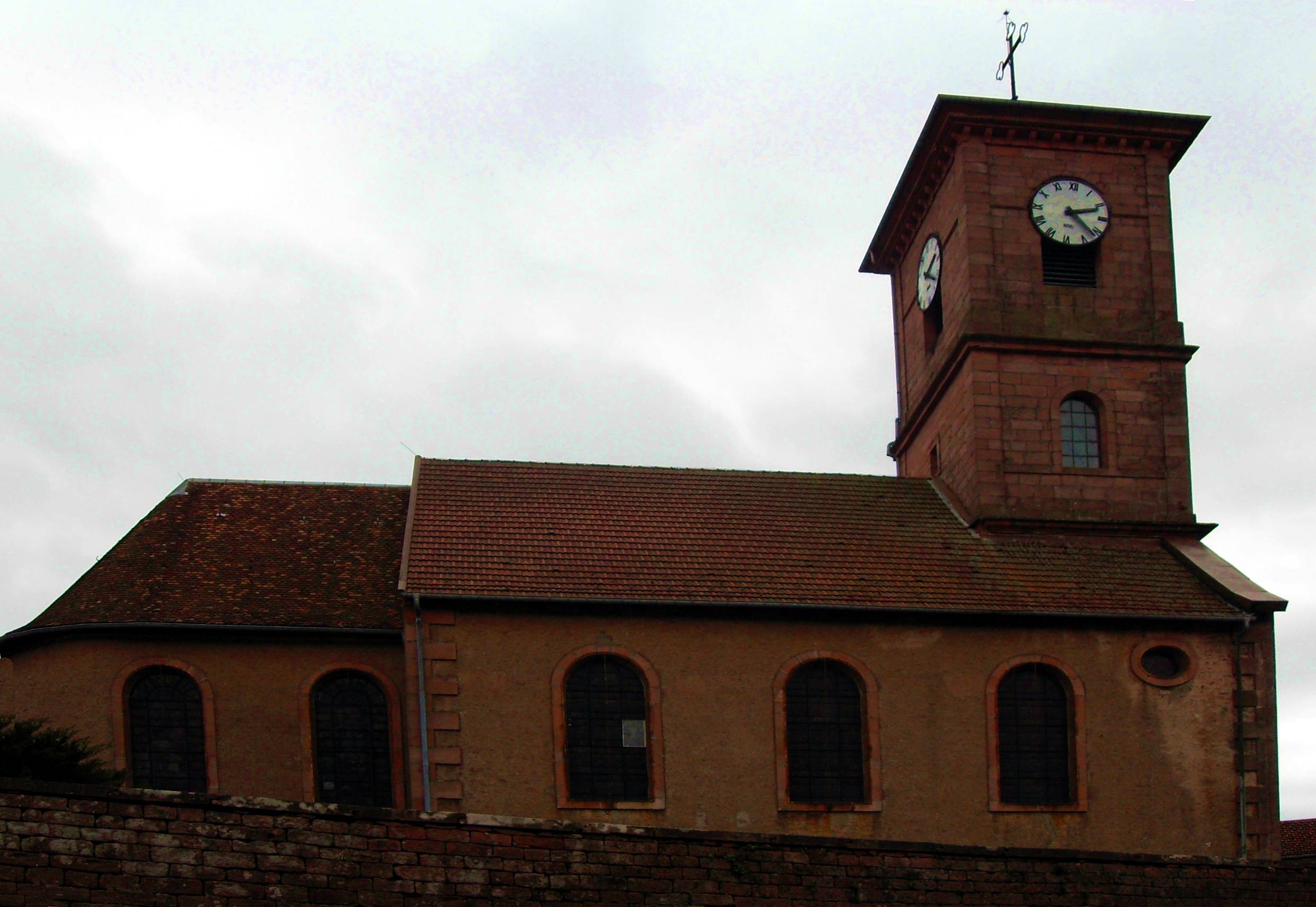 Photo de 阿拉尔蒙特圣伦纳德教堂