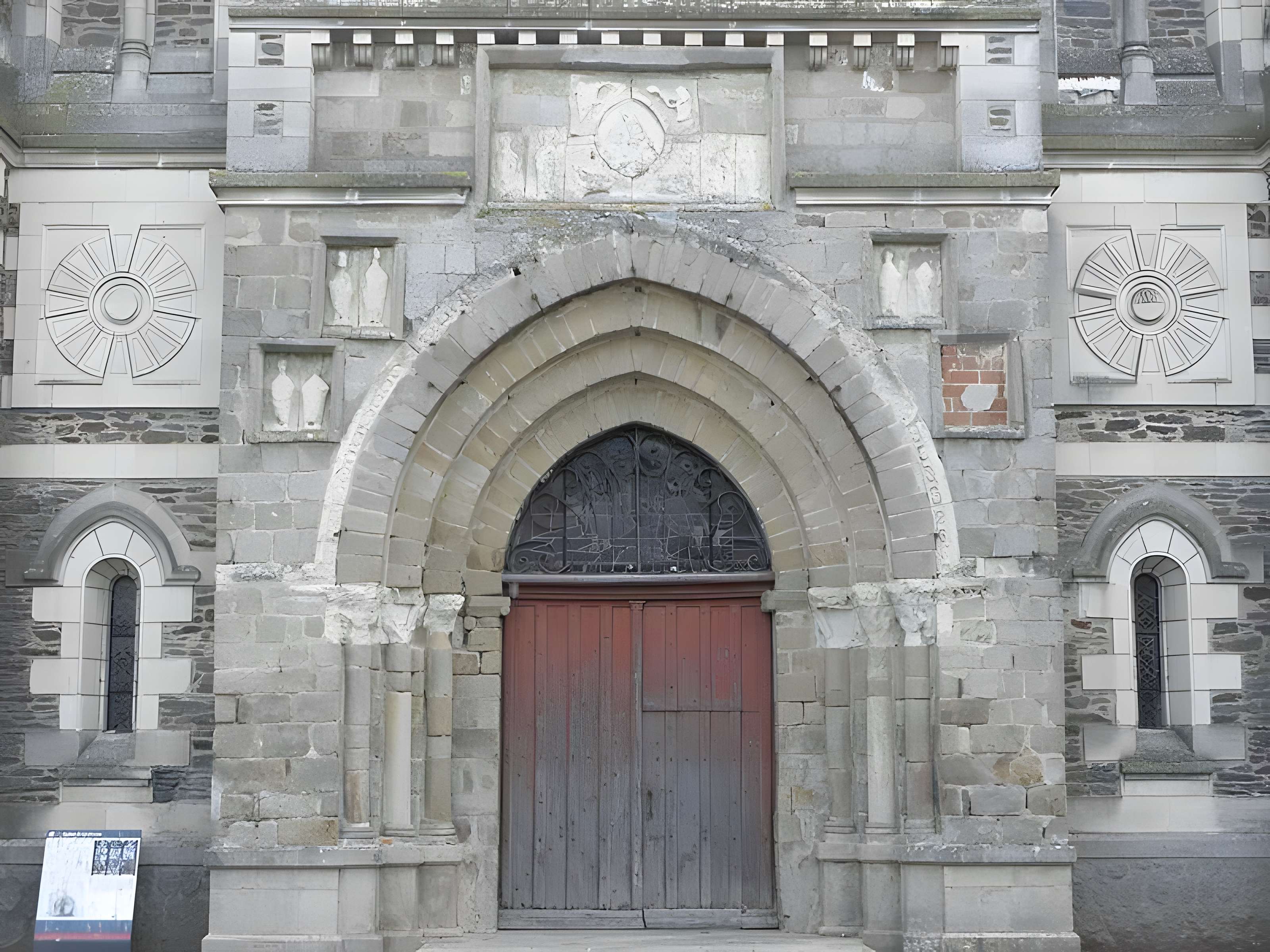 Église Saint-Pierre de Chemillé