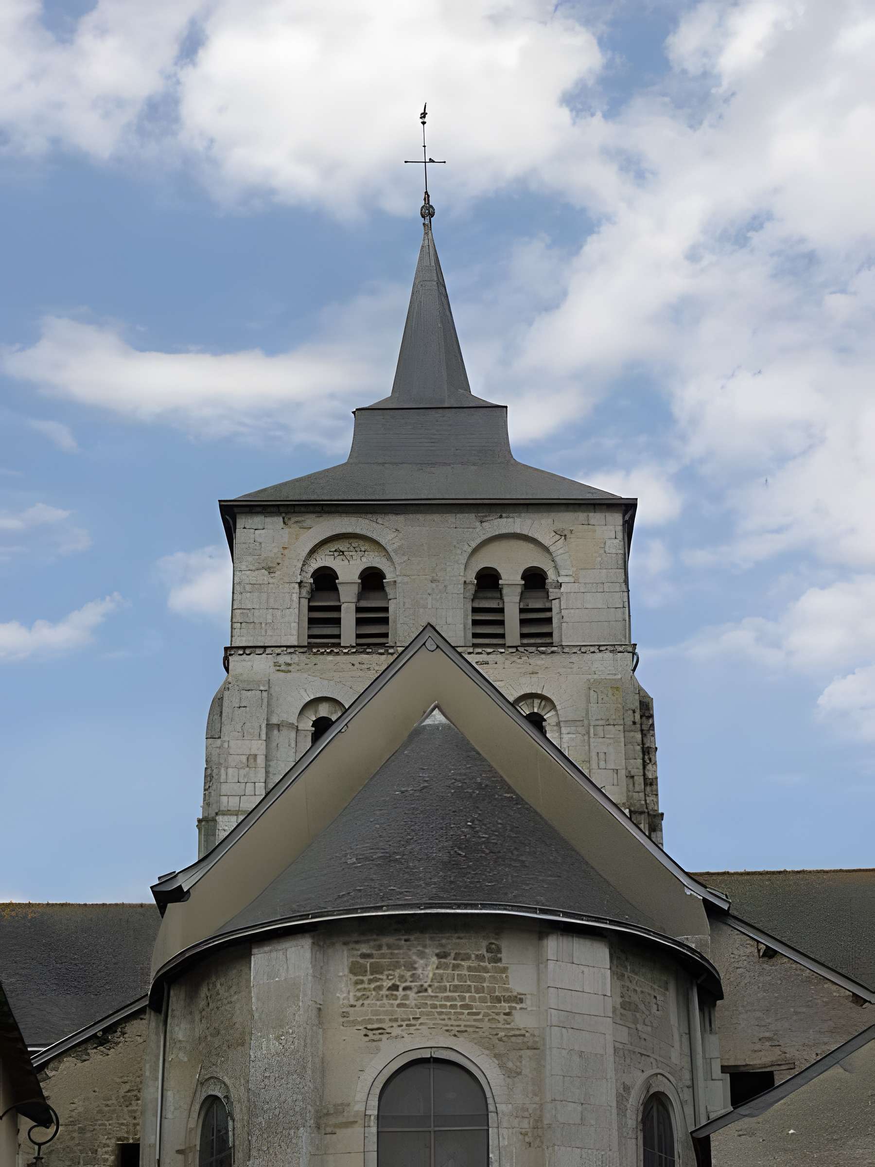 Église Saint-Pierre de Chemillé