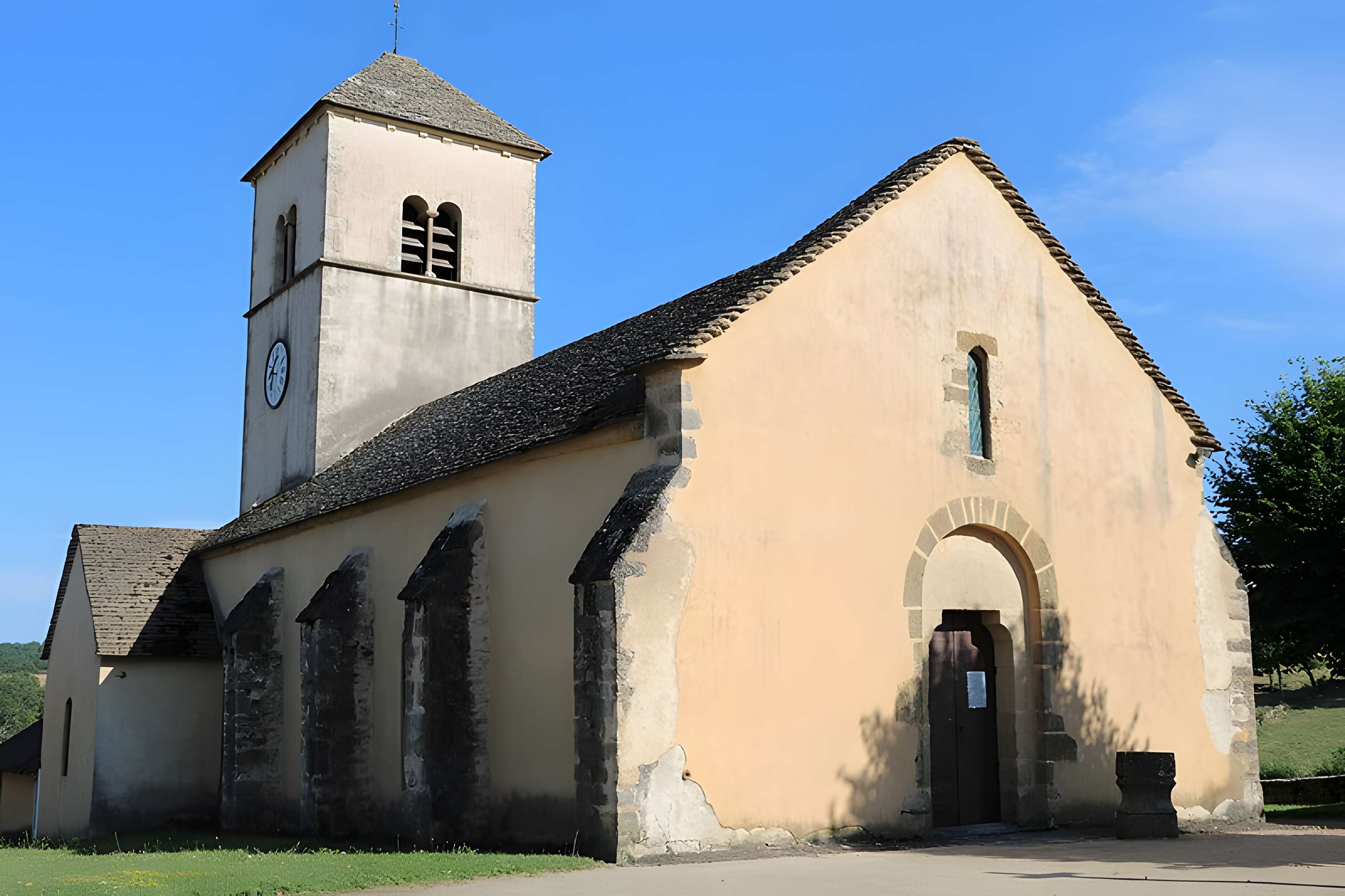 Église Saint-Pierre de Curtil-sous-Burnand