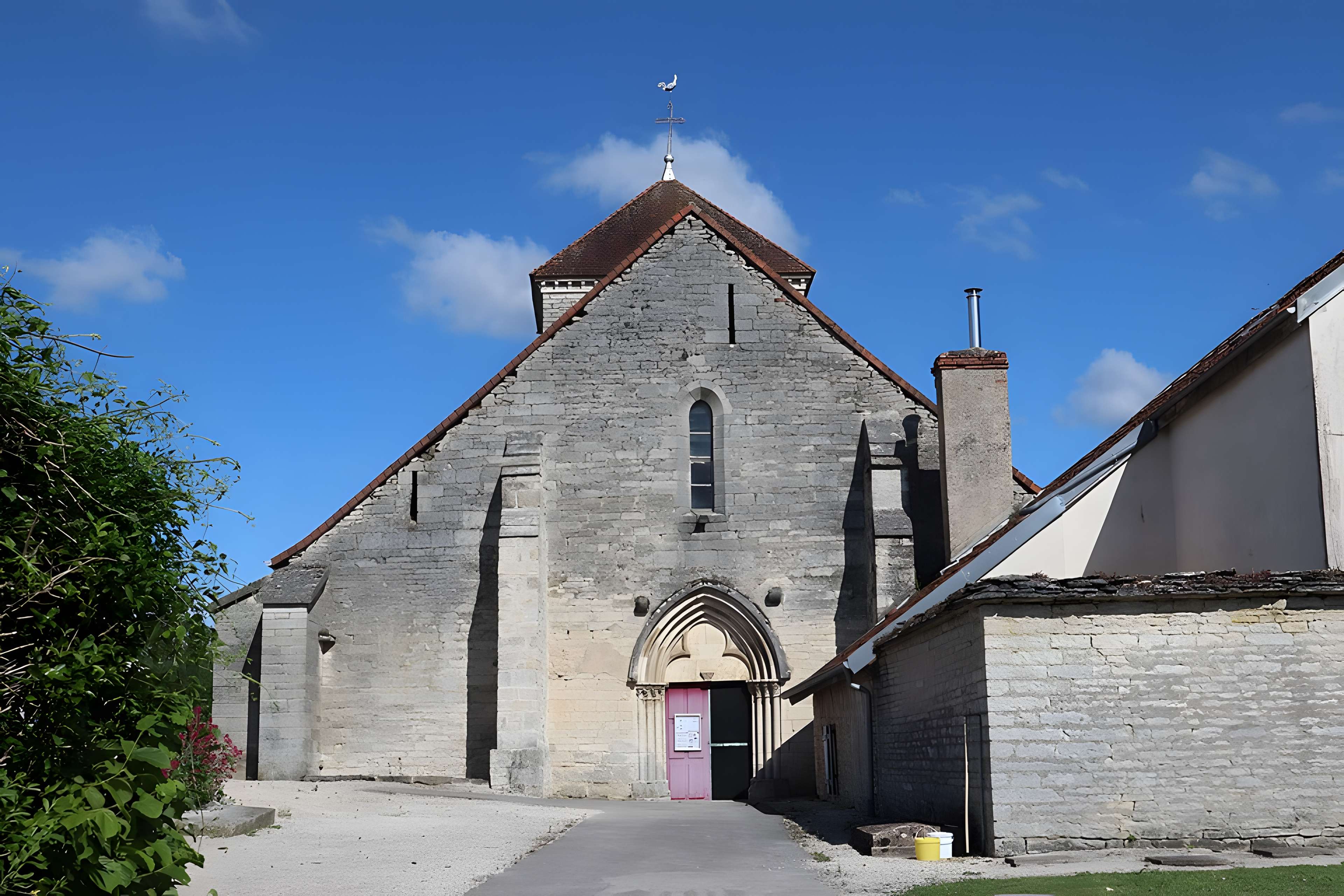 Église Saint-Pierre de Dampierre-et-Flée