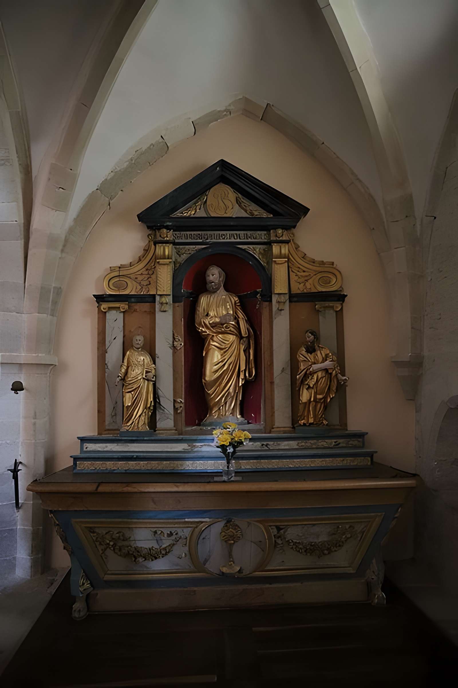 Église Saint-Pierre de Dampierre-et-Flée