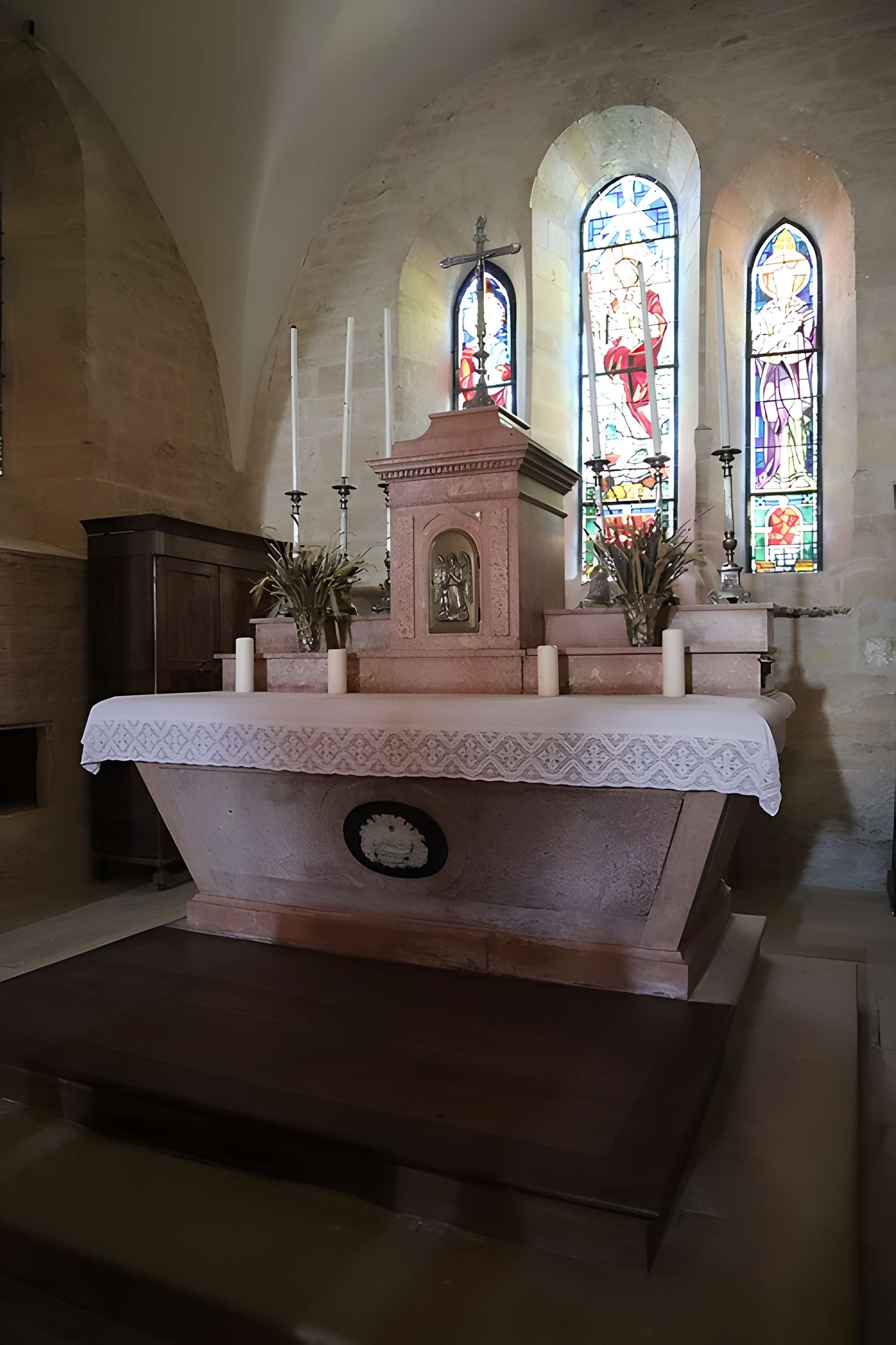 Église Saint-Pierre de Dampierre-et-Flée