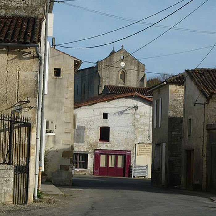 Photo de Église Saint-Pierre de Dampierre-sur-Boutonne