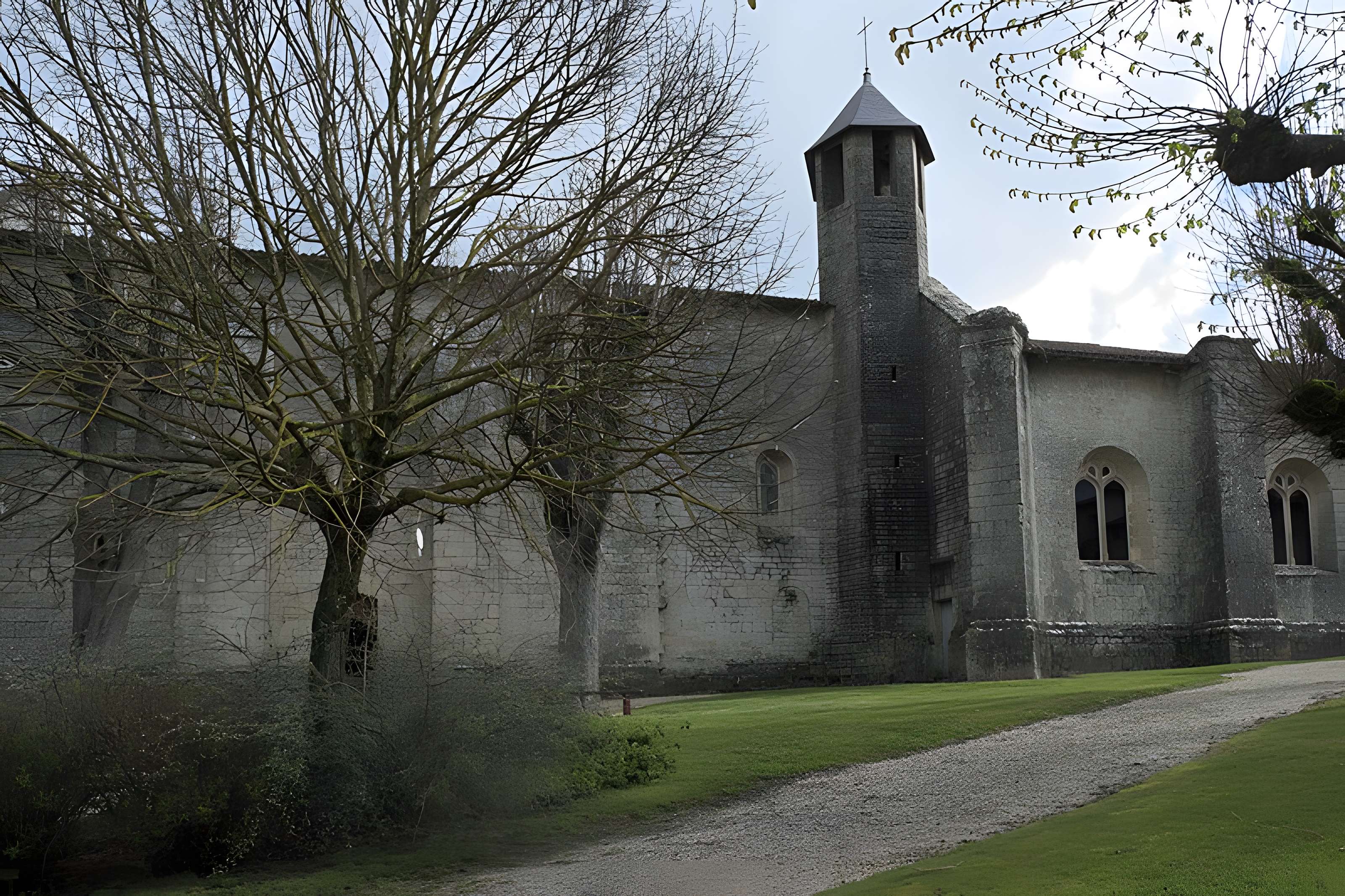 Église Saint-Pierre de Dampierre-sur-Boutonne