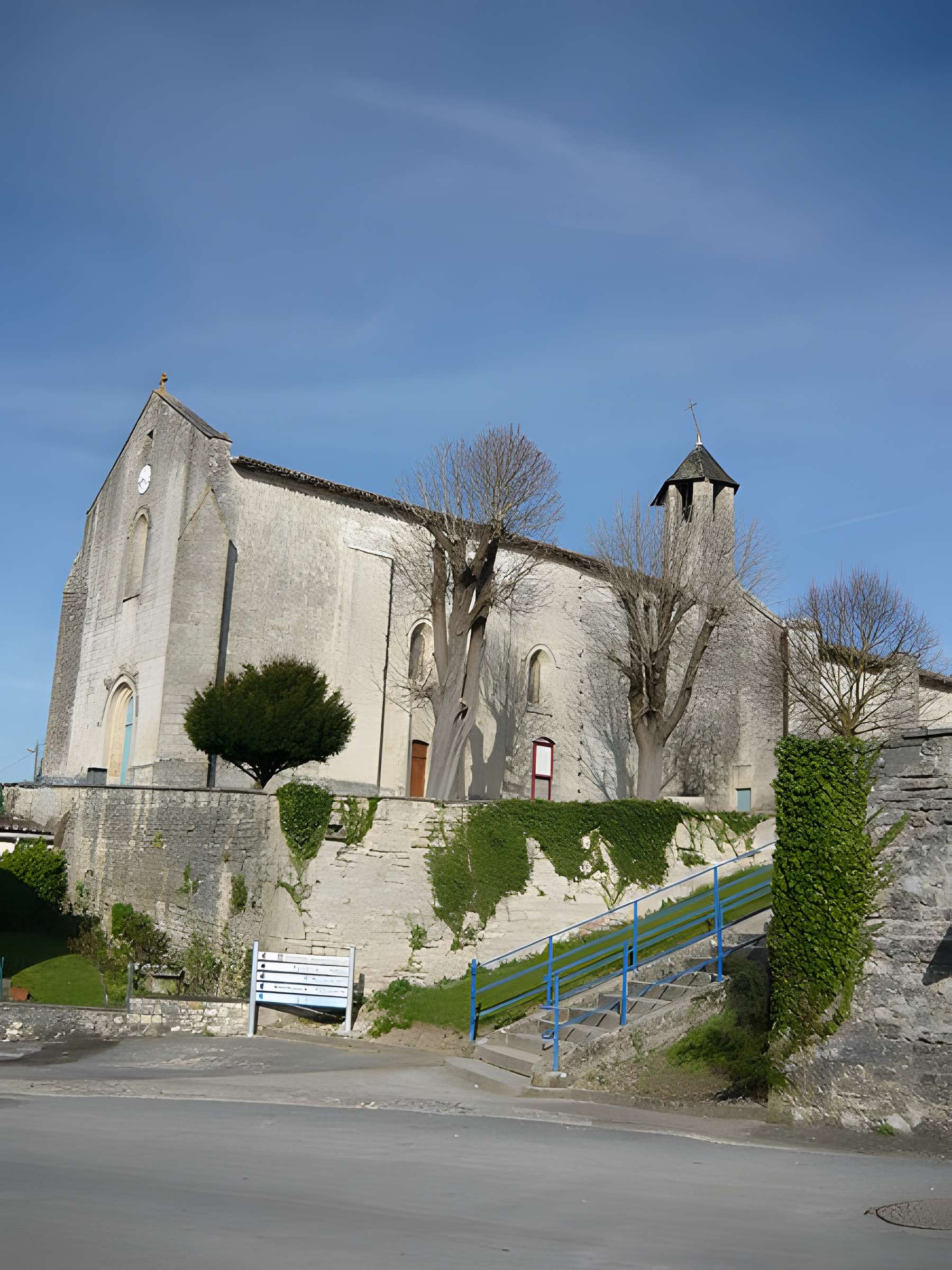 Église Saint-Pierre de Dampierre-sur-Boutonne