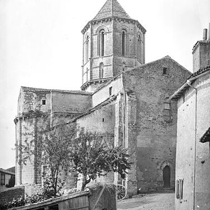 Photo de Église Saint-Pierre de Fenioux