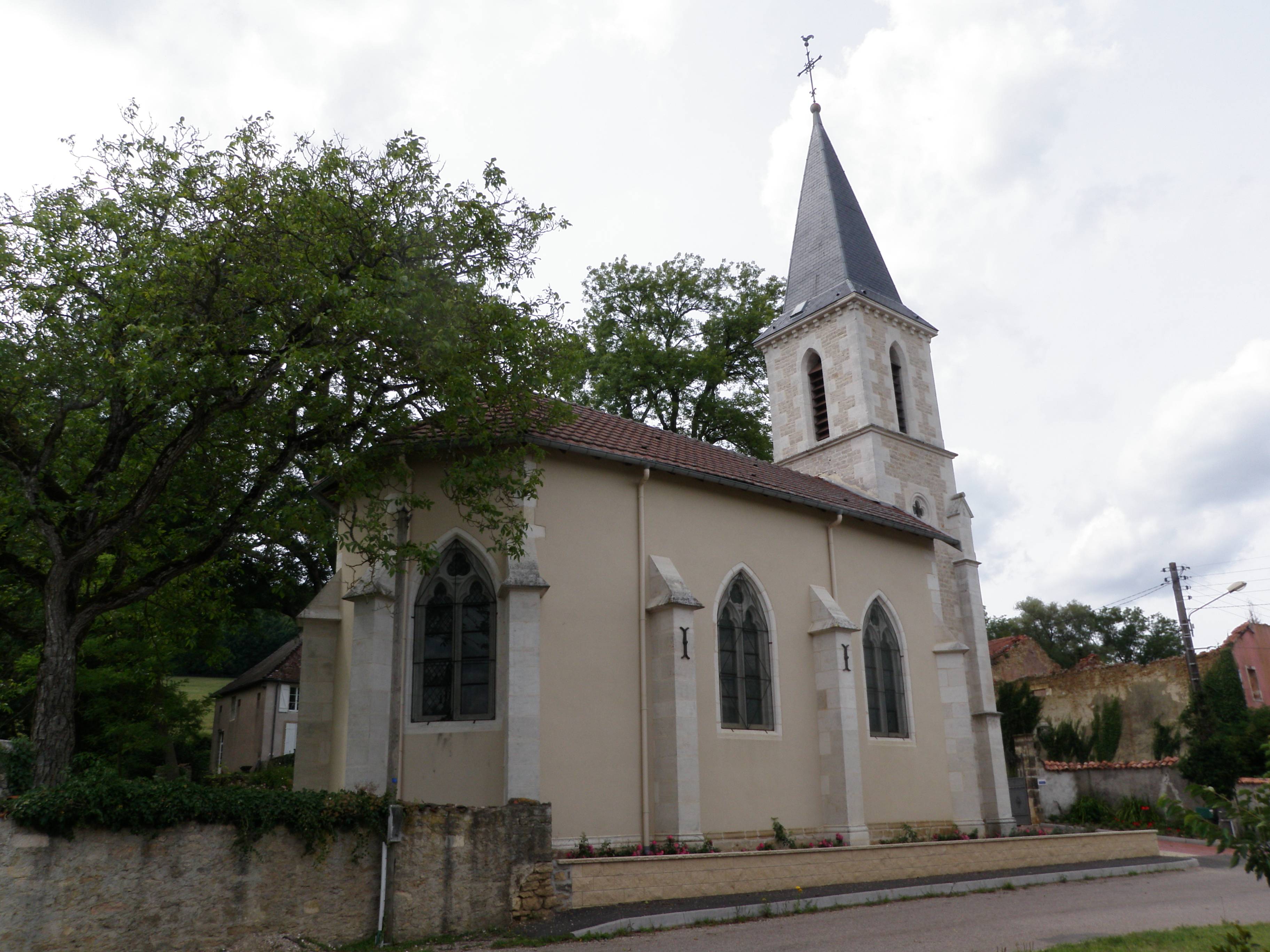Photo de Kirche der Himmelfahrt der Muttergottes von Roncourt