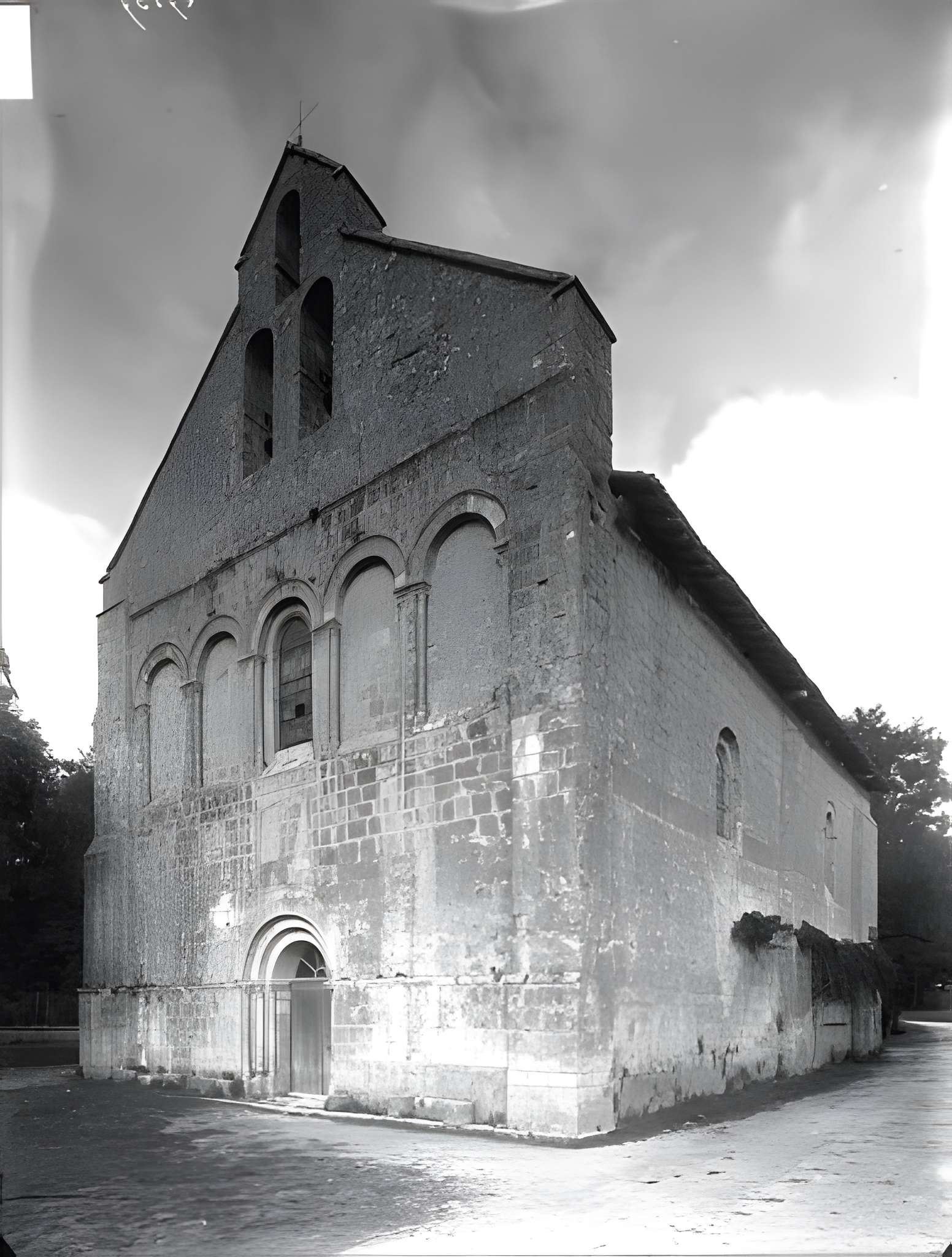Église Saint-Pierre de Feuillade