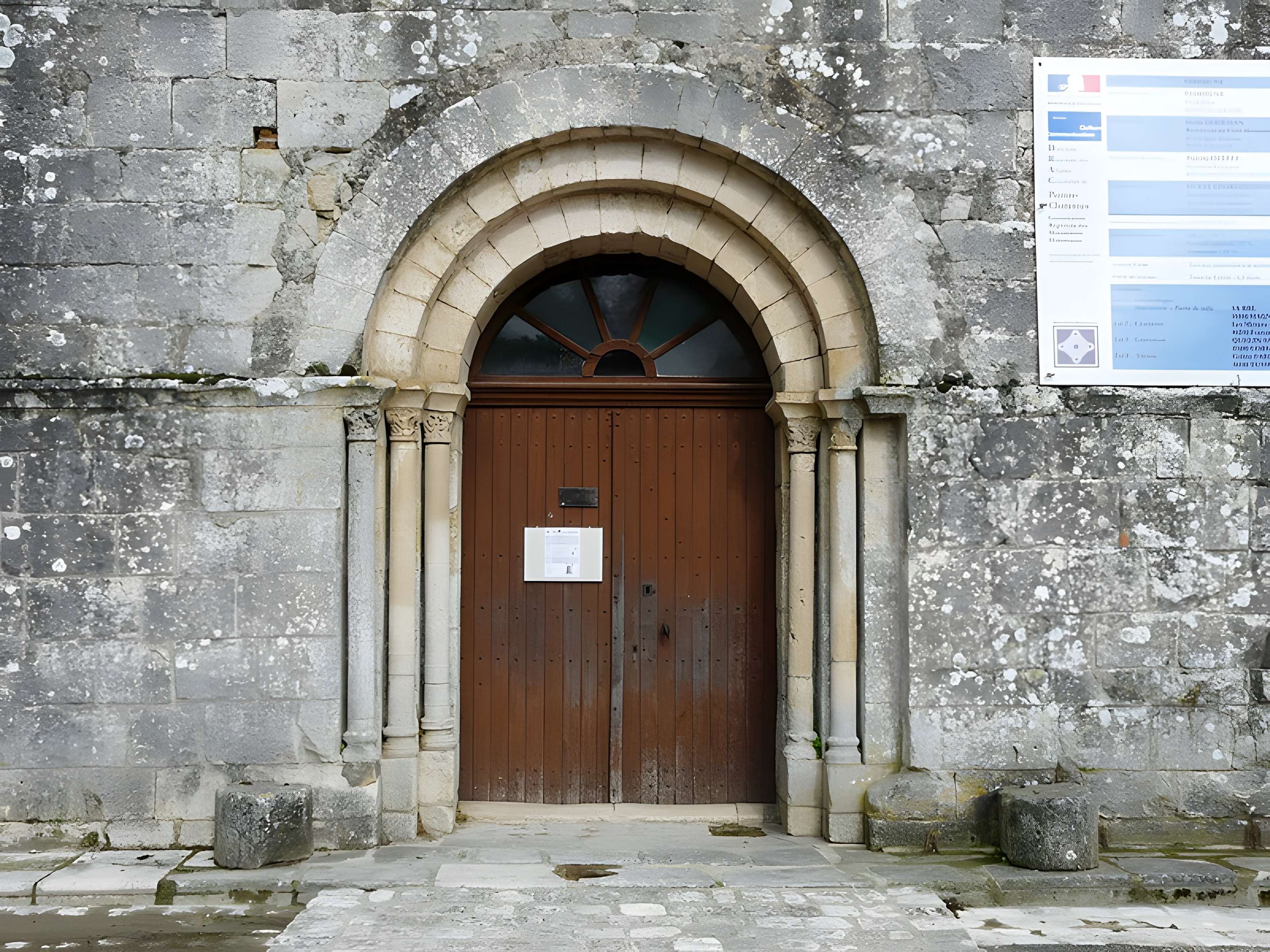 Église Saint-Pierre de Feuillade