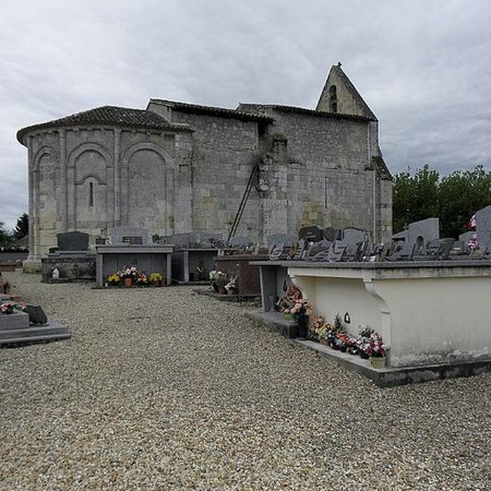 Photo de Église Saint-Pierre de Gours