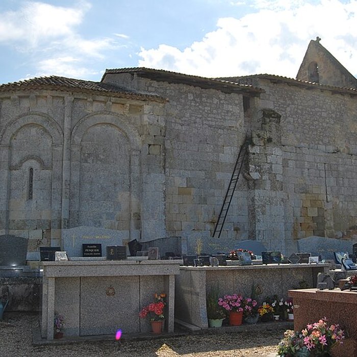 Photo de Église Saint-Pierre de Gours