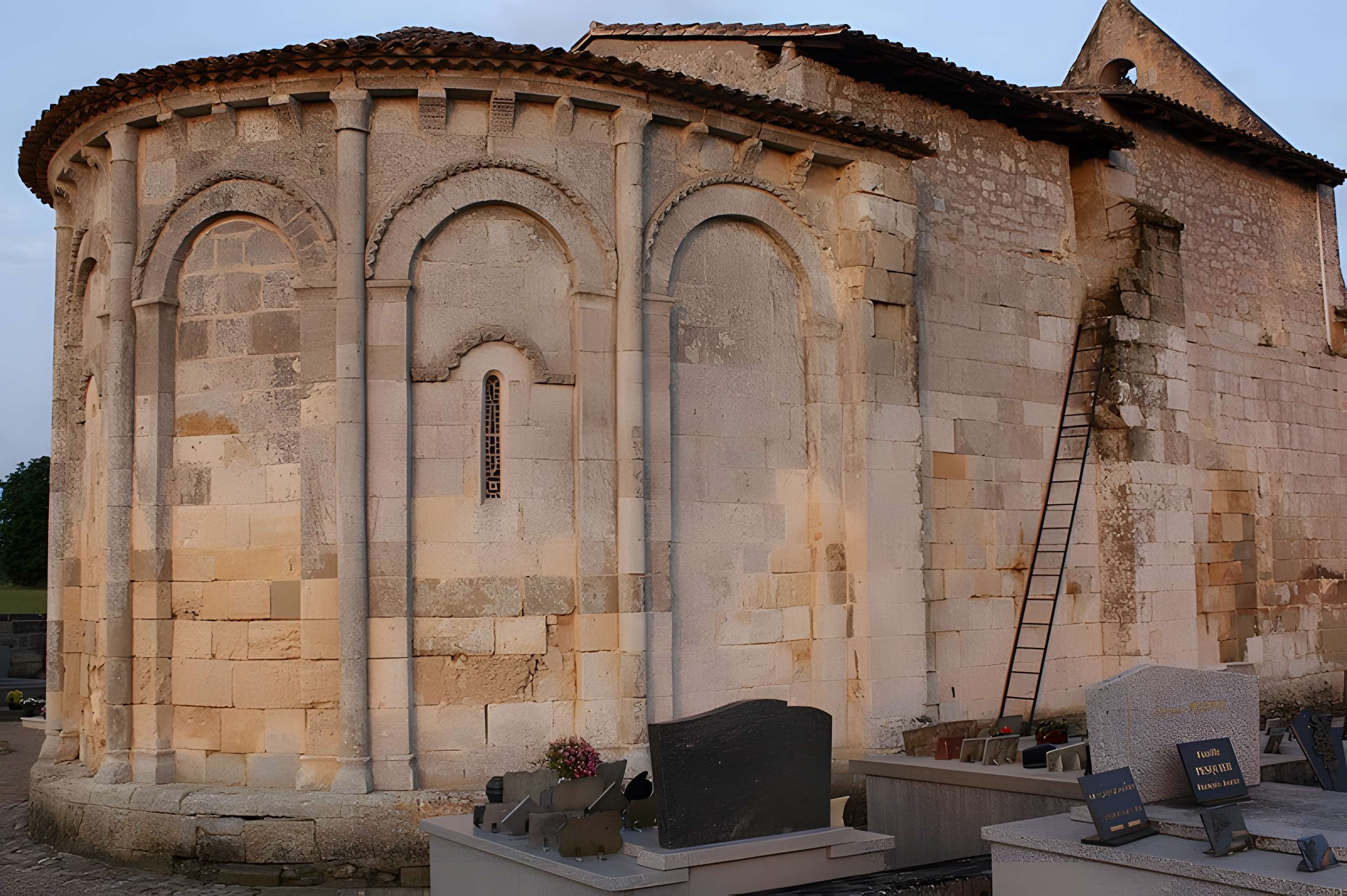 Église Saint-Pierre de Gours