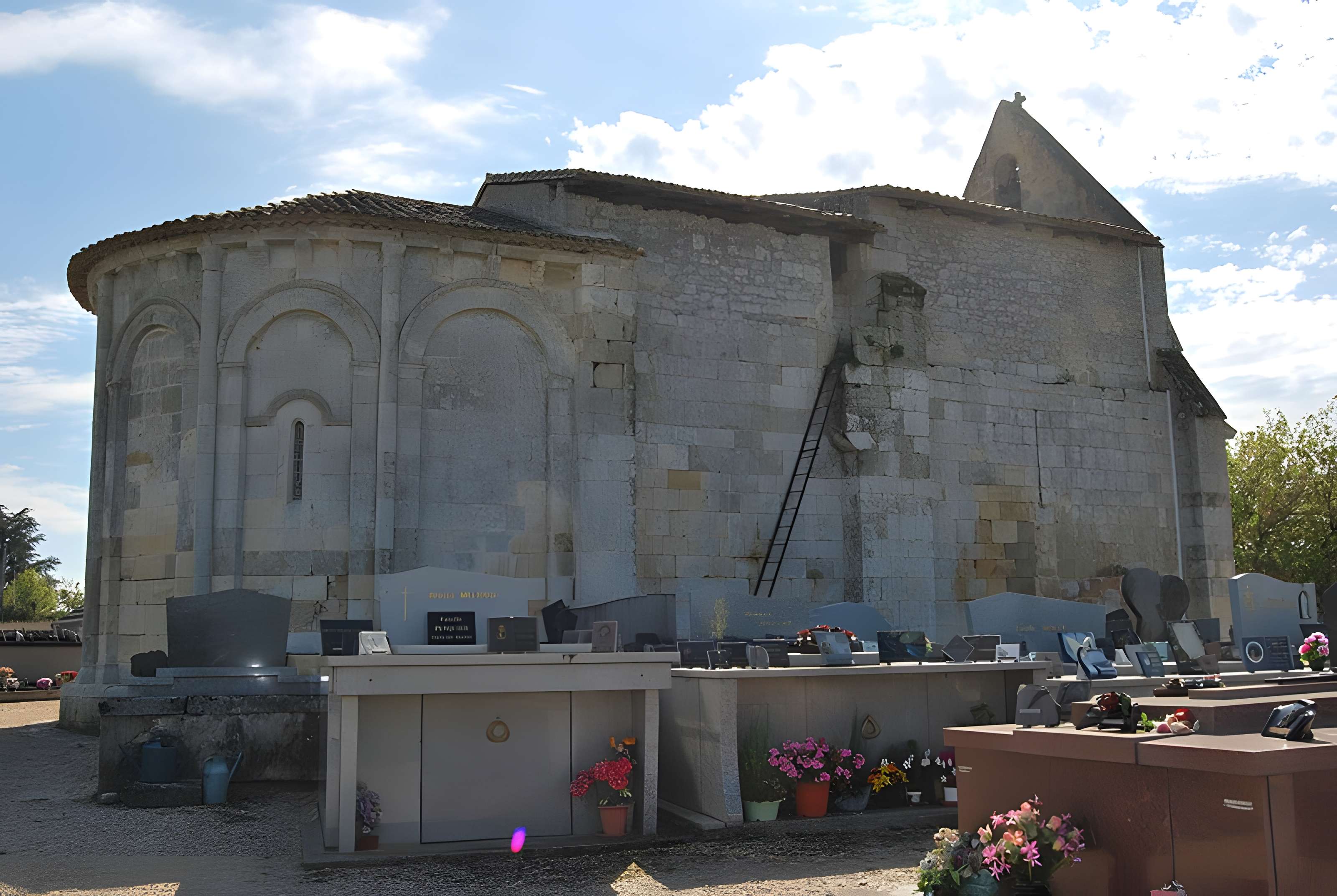 Église Saint-Pierre de Gours