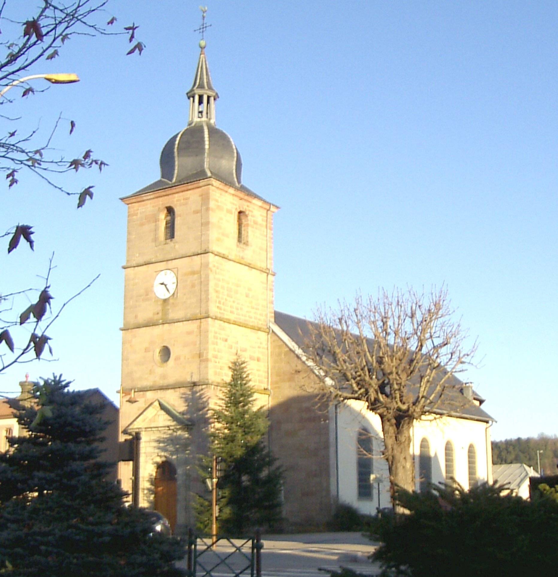Photo de Saint George's Church of Pouxeux