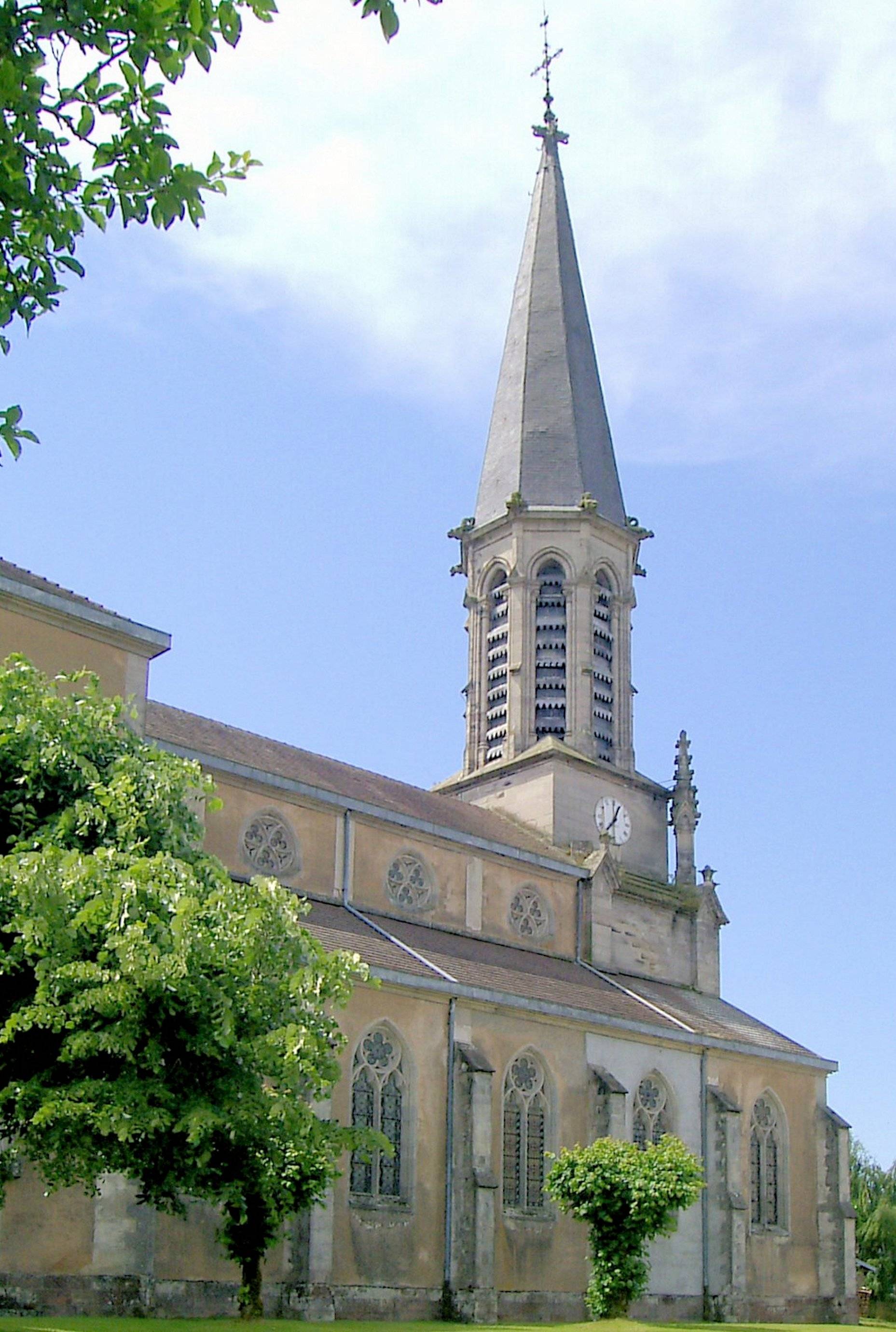 Photo de 圣阿梅德拉昂-奥布瓦教堂