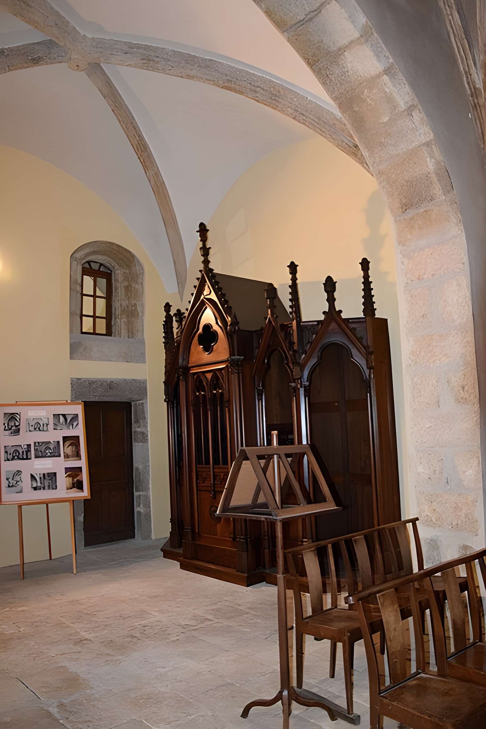 Église Saint-Pierre de Joyeuse