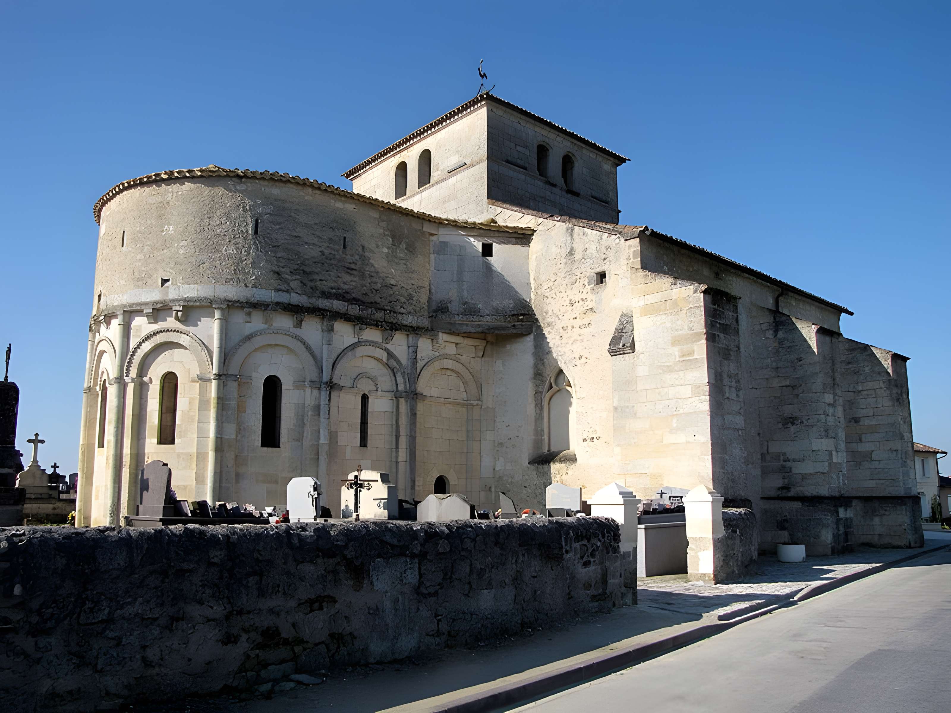 Église Saint-Pierre de La Lande-de-Fronsac