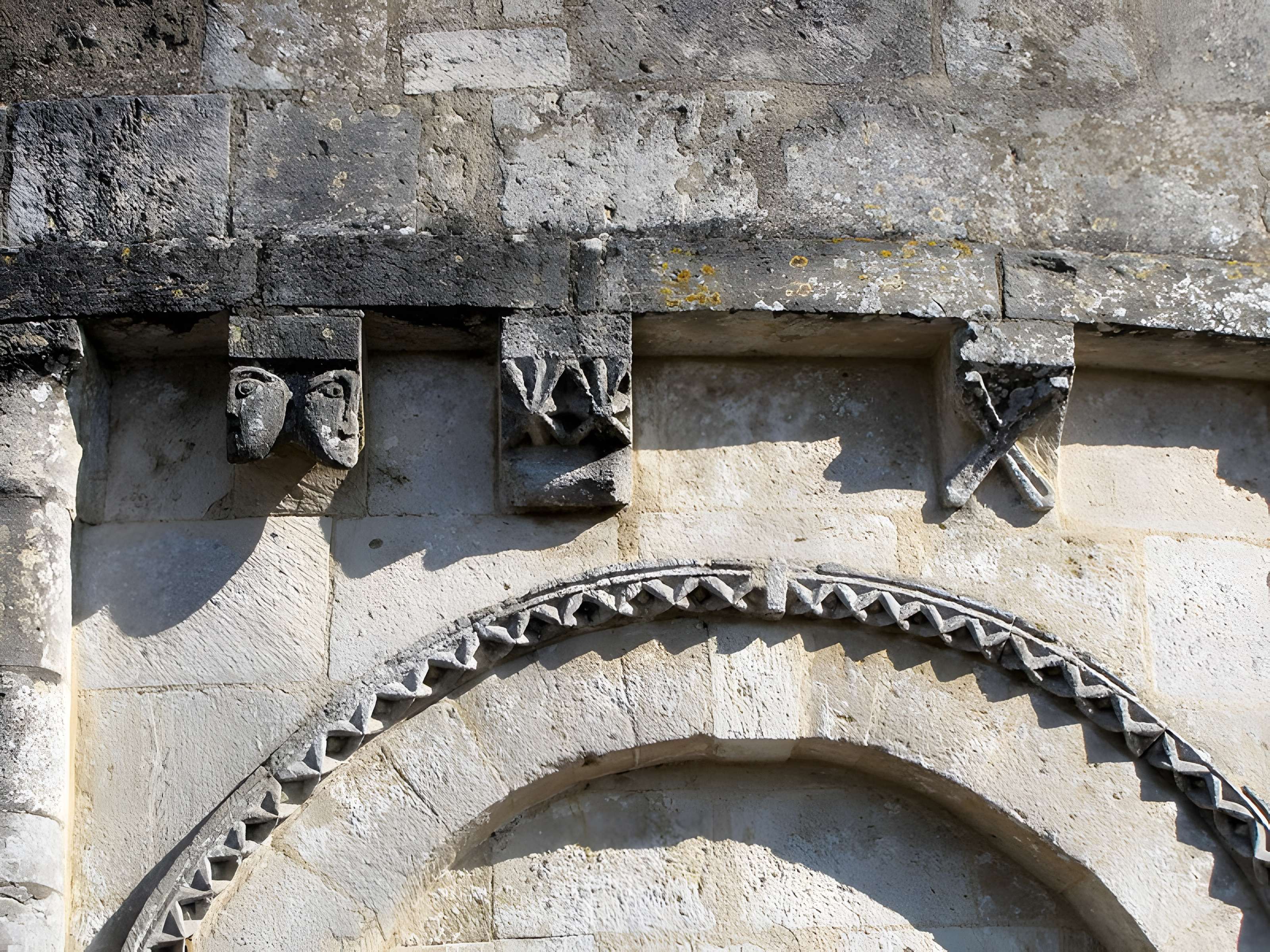 Église Saint-Pierre de La Lande-de-Fronsac