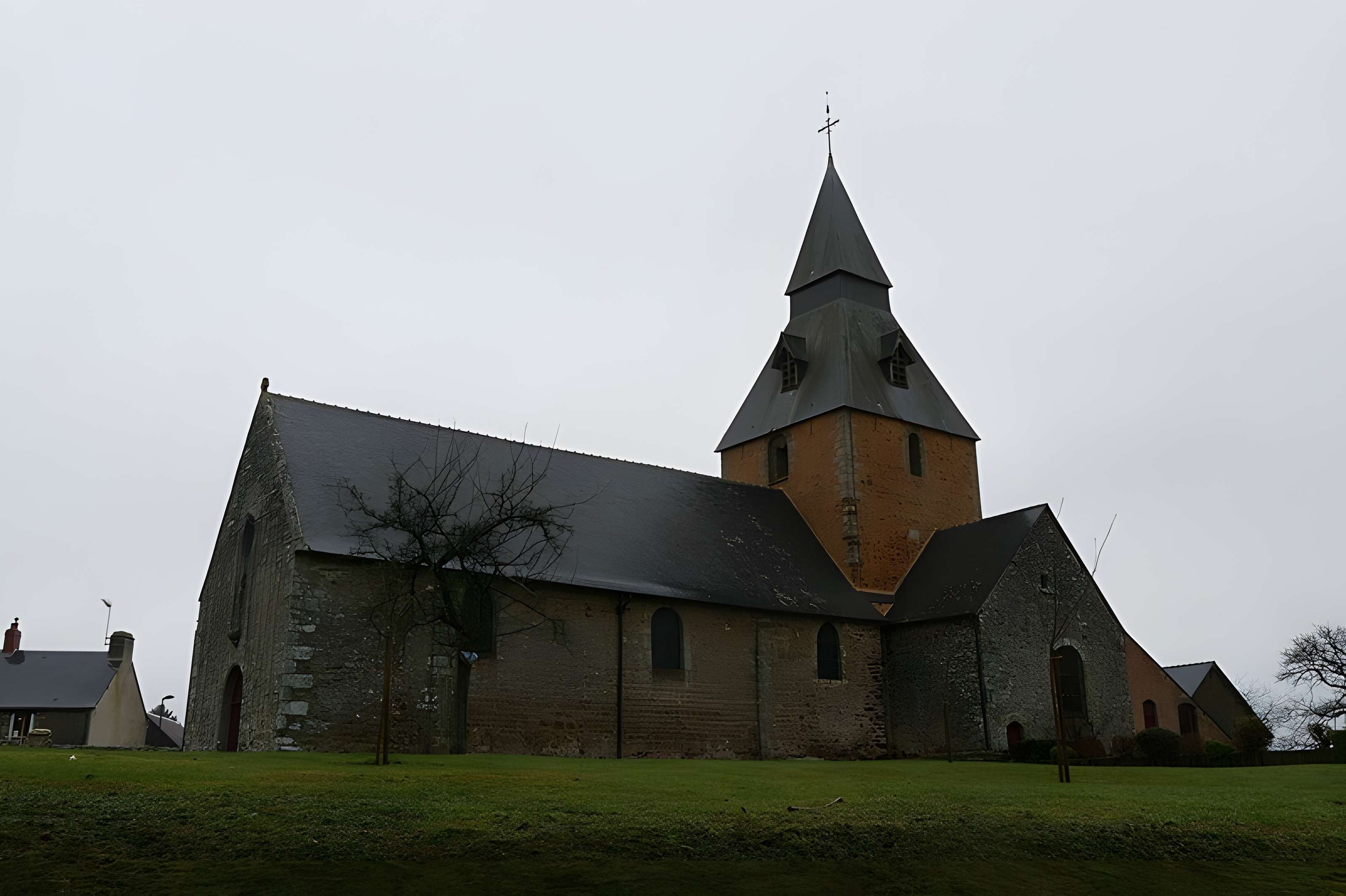 Église Saint-Pierre de La Roche-Mabile