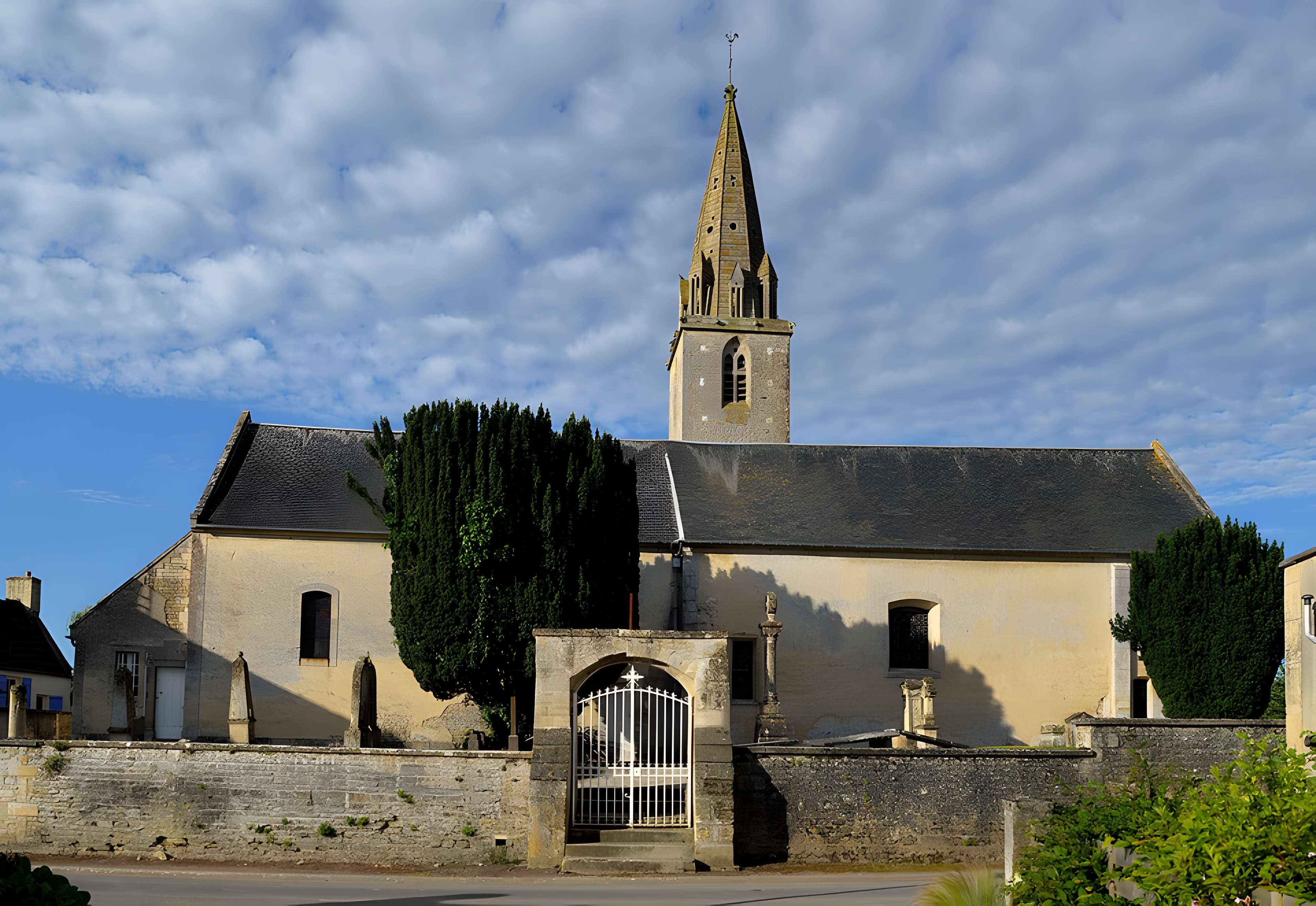 Église Saint-Pierre de Lasson