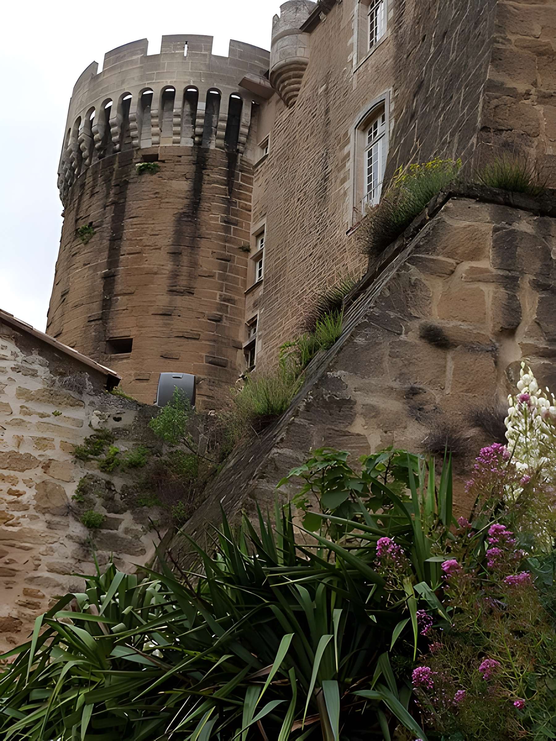 Château de Suze-la-Rousse