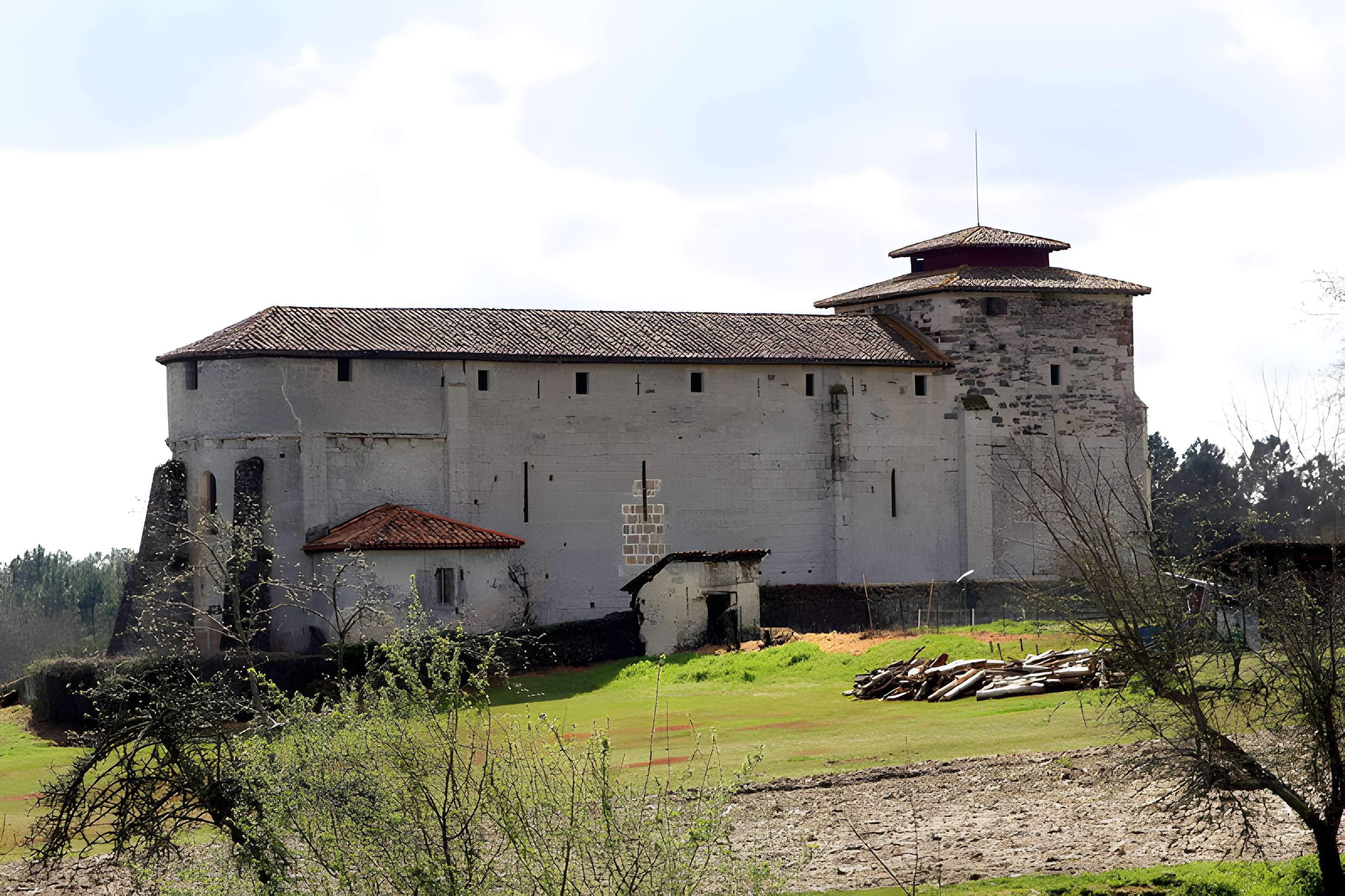 Église Saint-Pierre de Lesgor