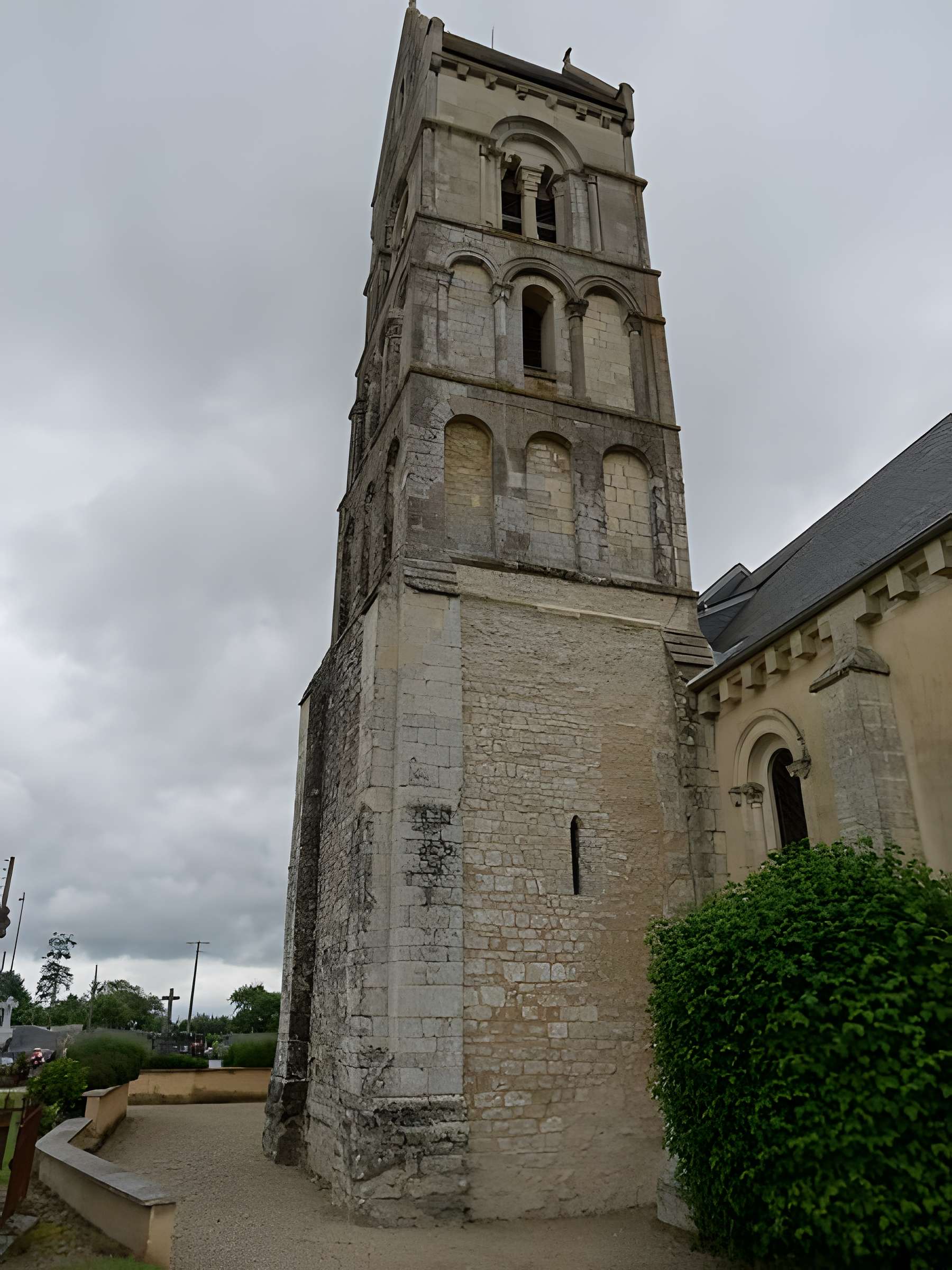Église Saint-Pierre de Longraye