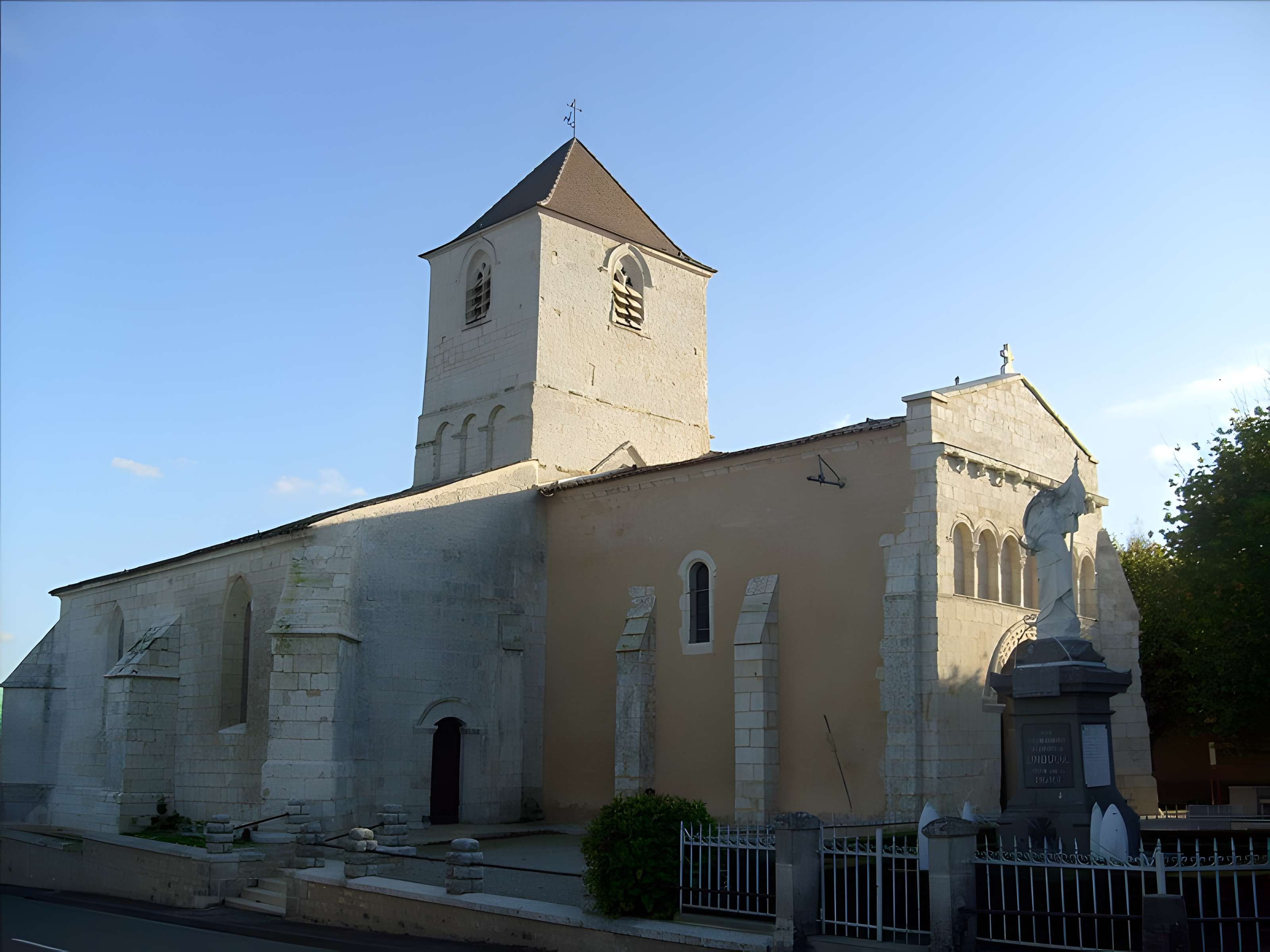 Église Saint-Pierre de Lorignac