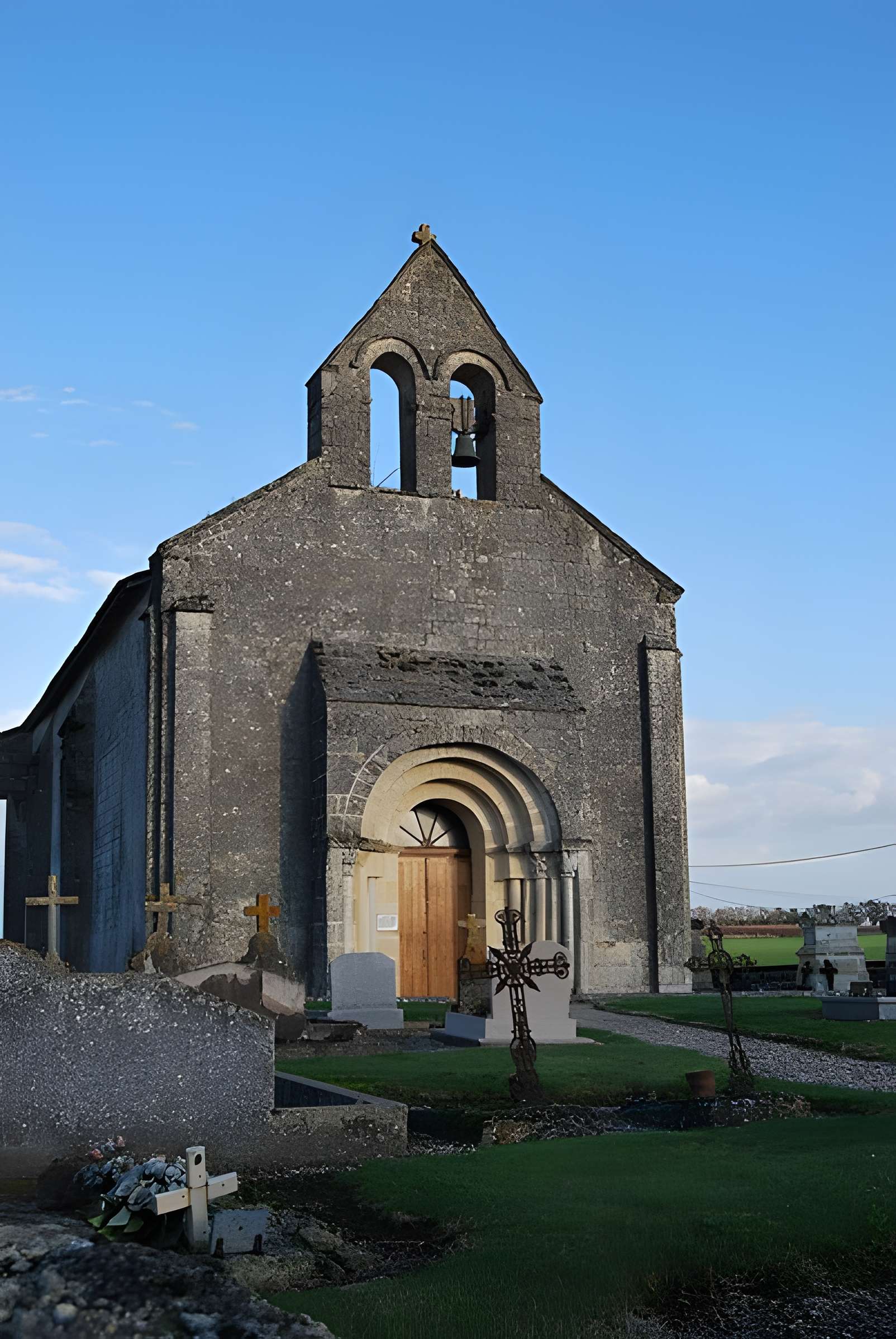 Église Saint-Pierre de Martres